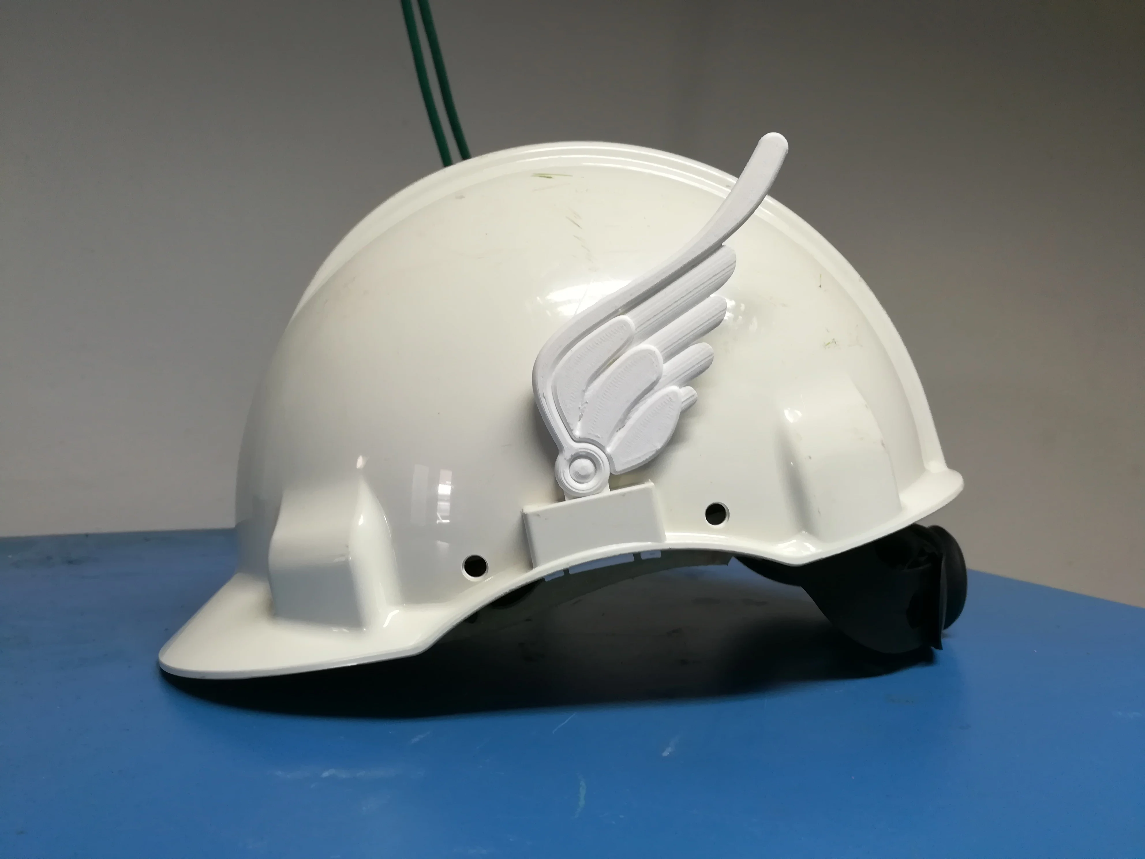 Wings for the hard hat