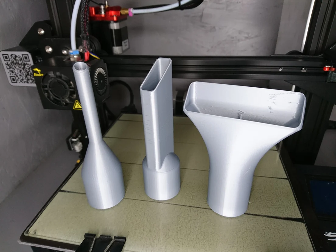 Vacuum cleaner nozzles
