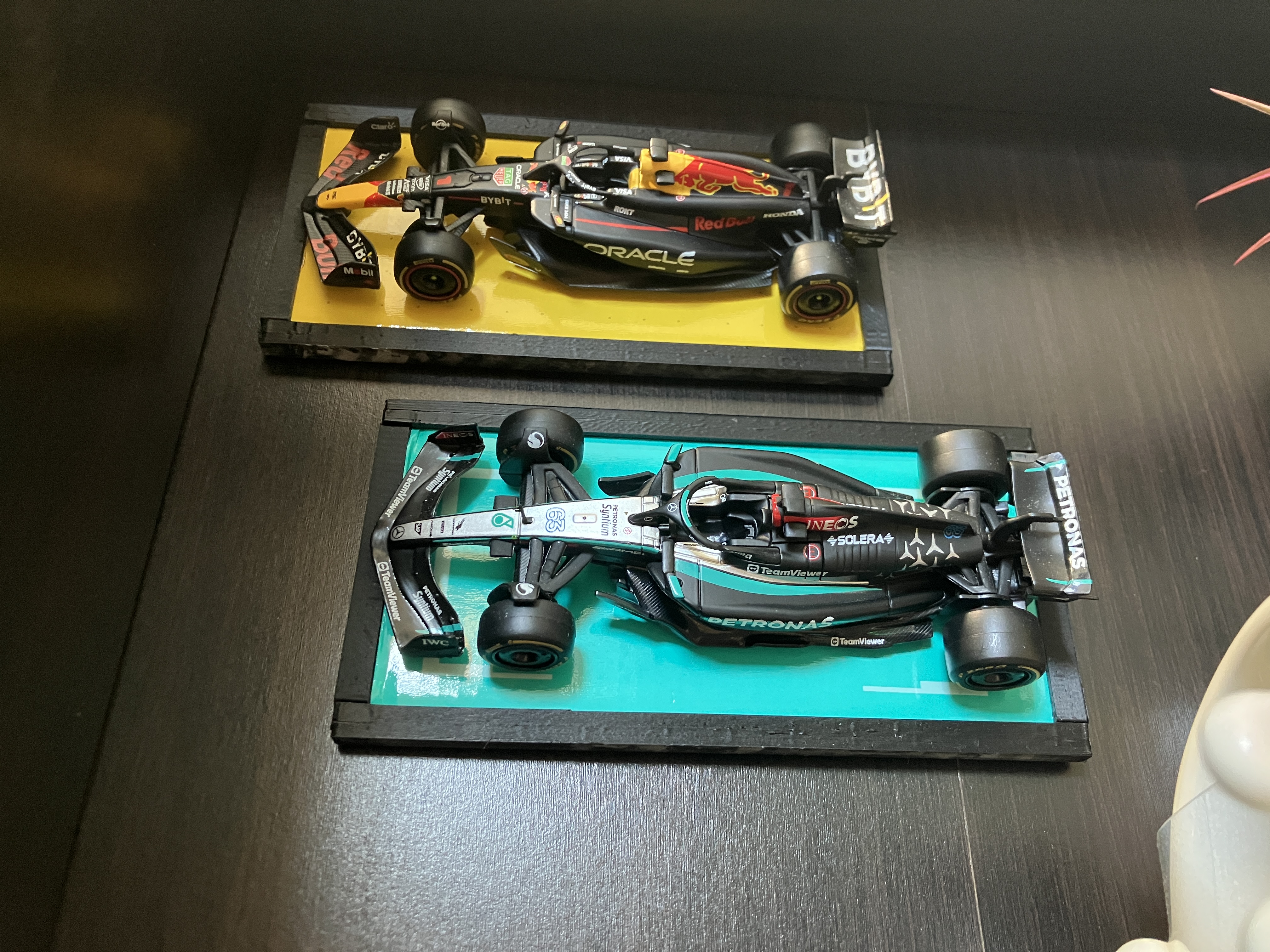 Bburago F1 display frame for 1/24 model