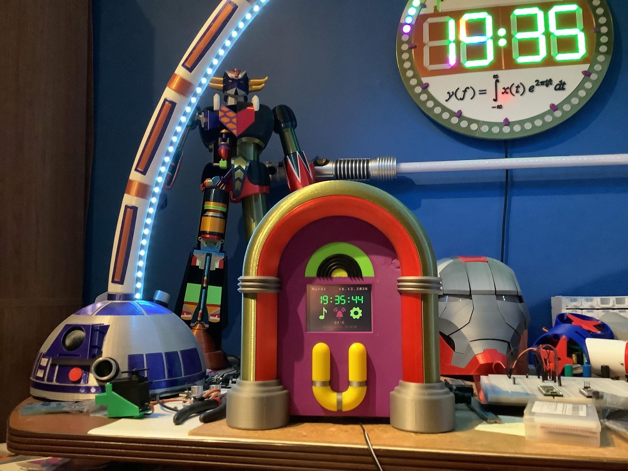Touchscreen MP3 alarm clock jukebox