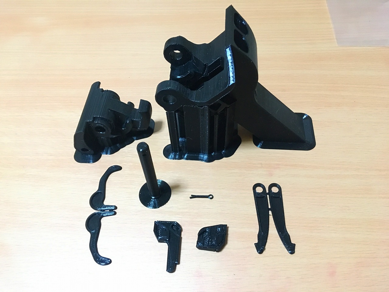 Realistic train coupler knuckle type / ナックル型自動連結器