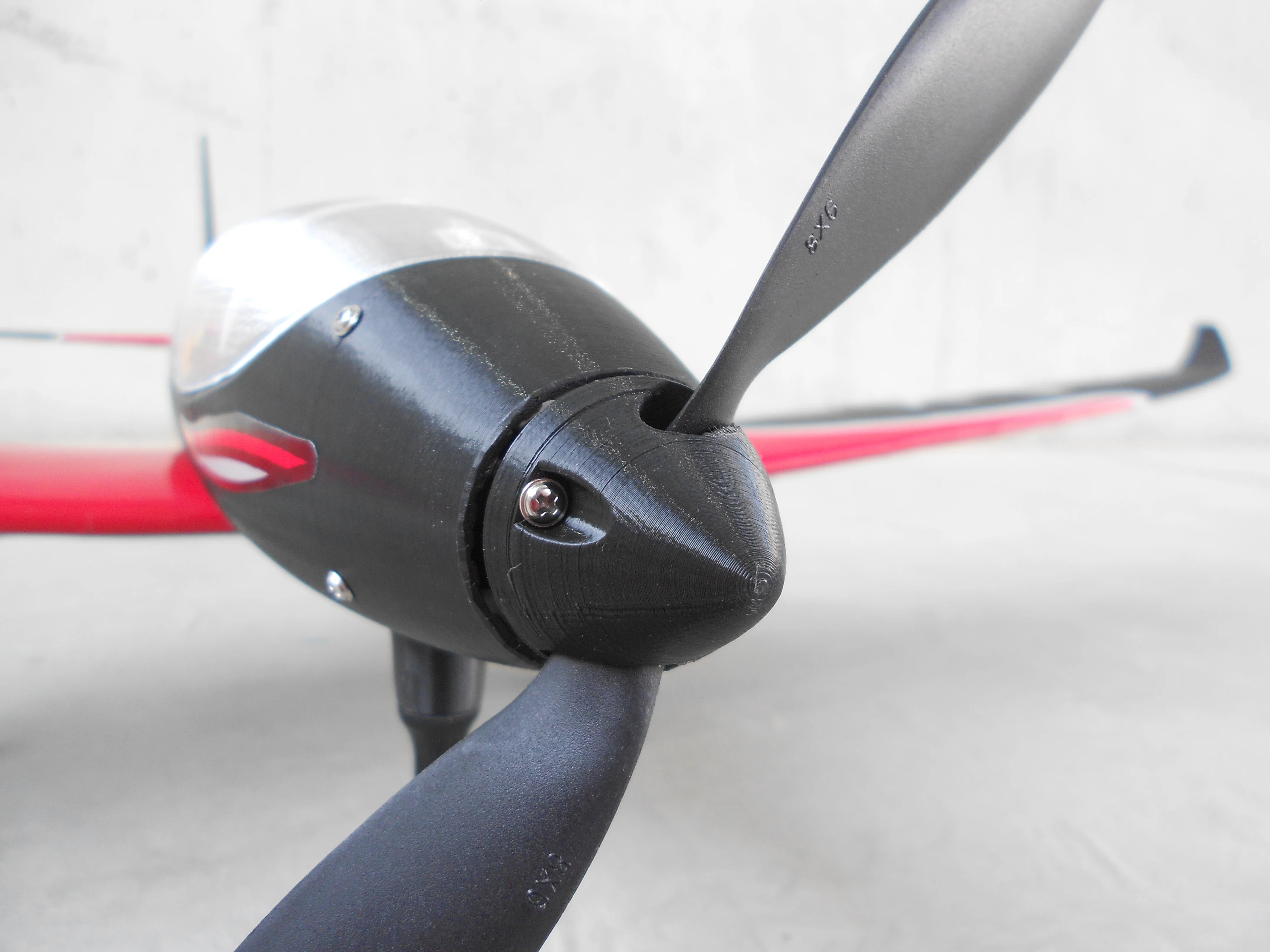 RC airplane spinner