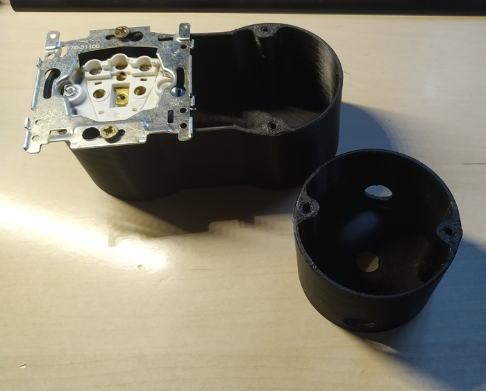 flush-mounted socket outlet