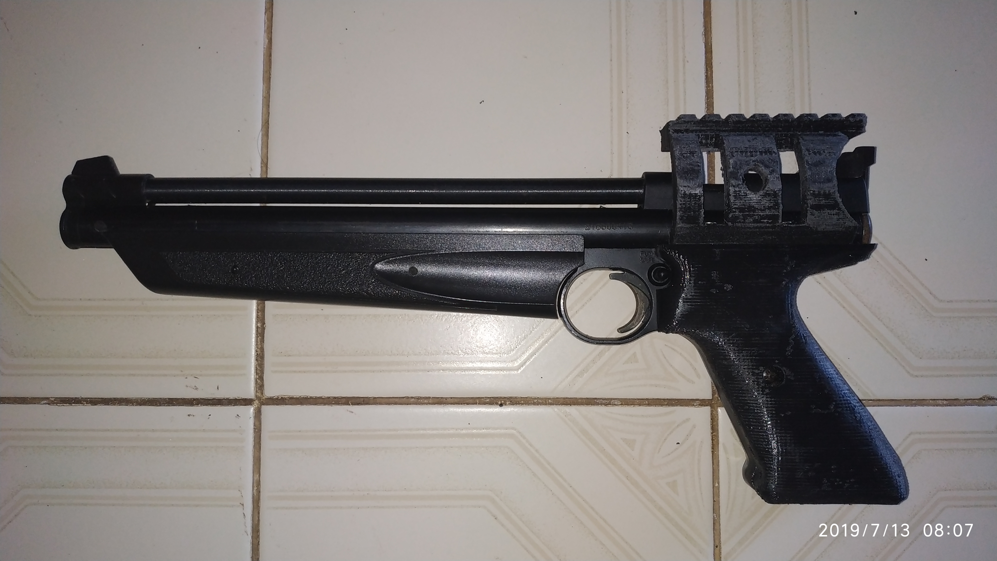 Handgrip and picatinny rail for Crossman P1322 and P1377
