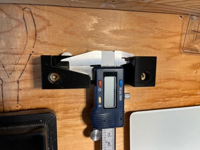 Calliper Wall Support (NEW Version with batteries slots)