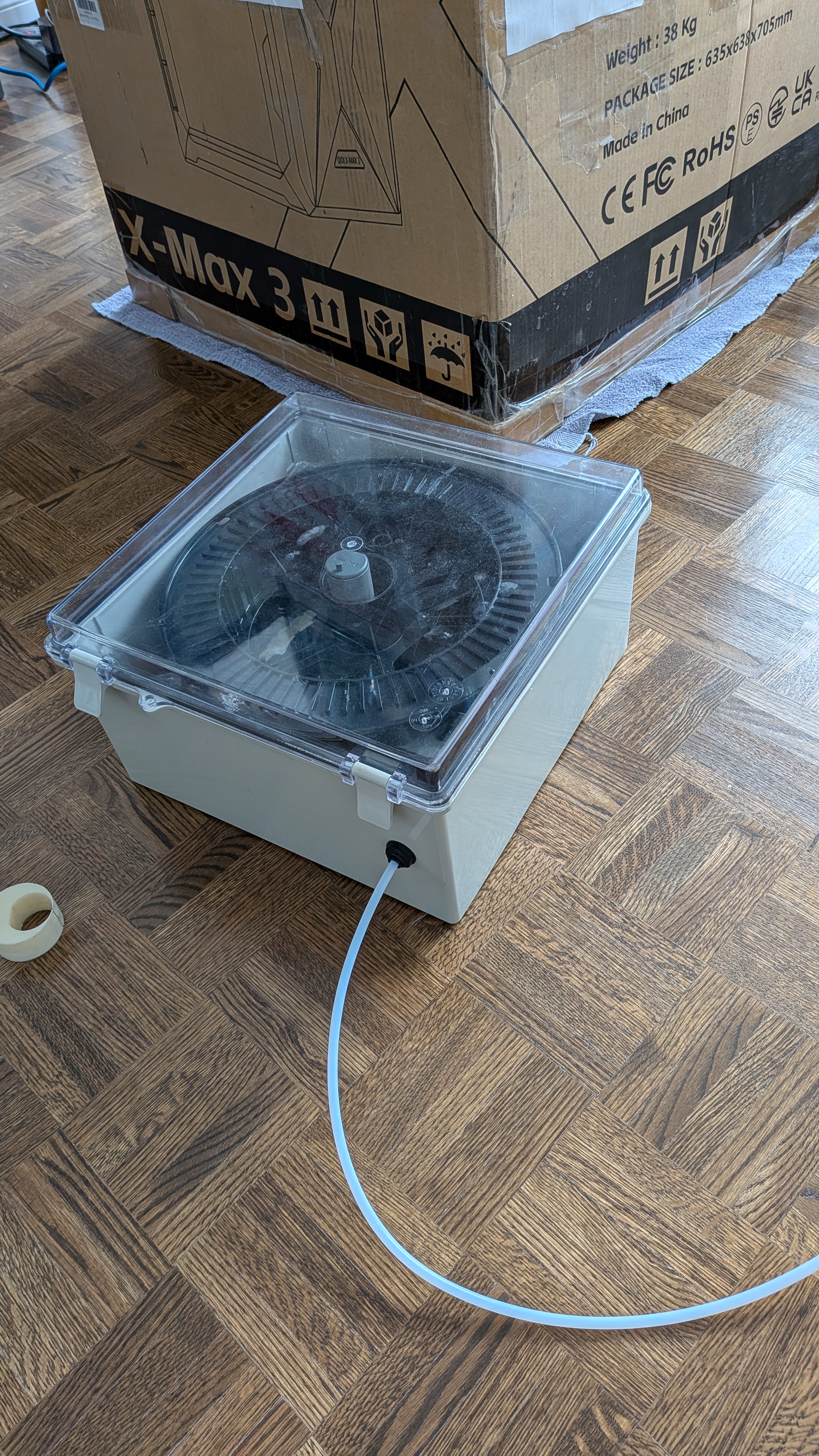 Drybox turntable filament dispenser