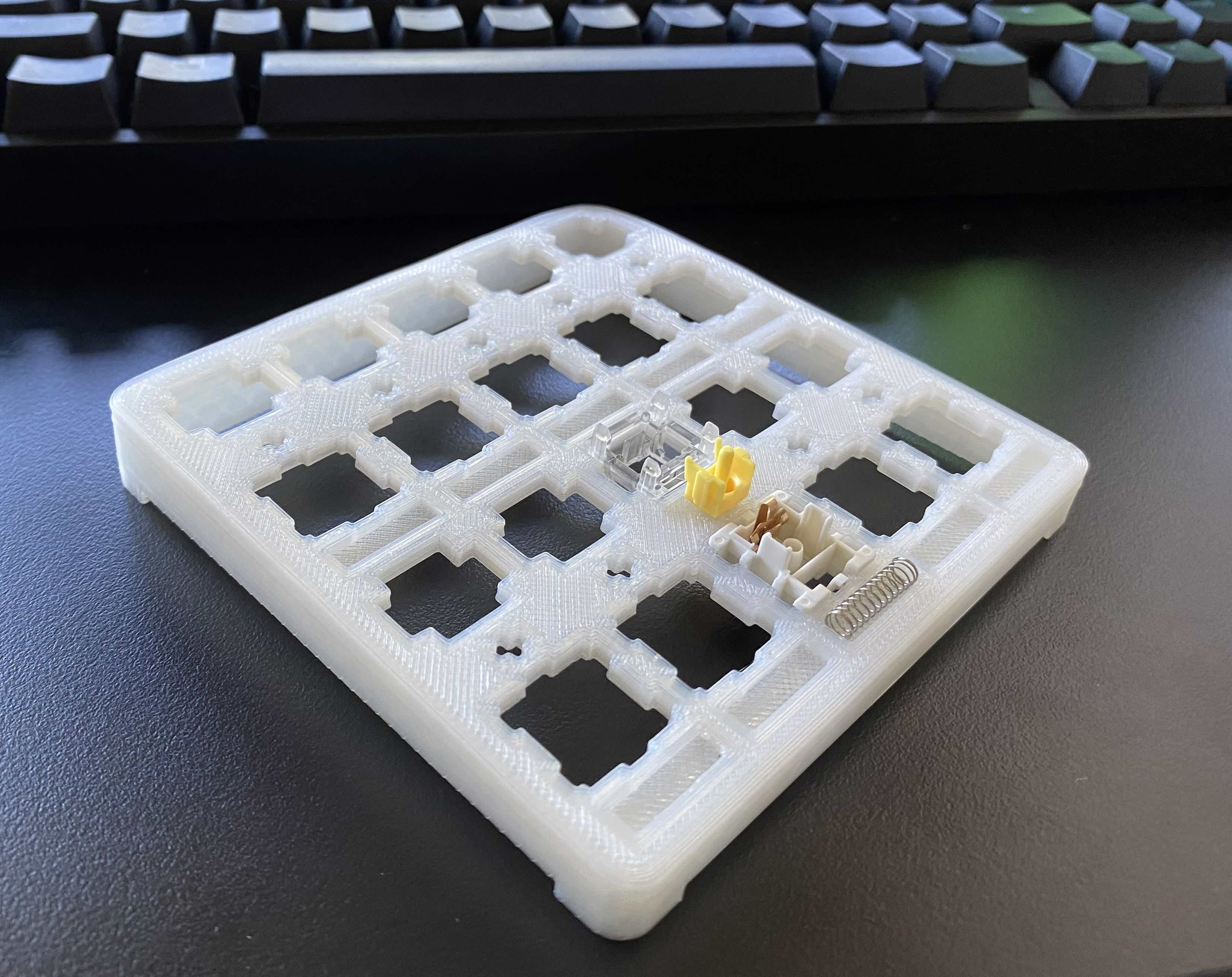 Compact mechanical keyboard MX switch lube station