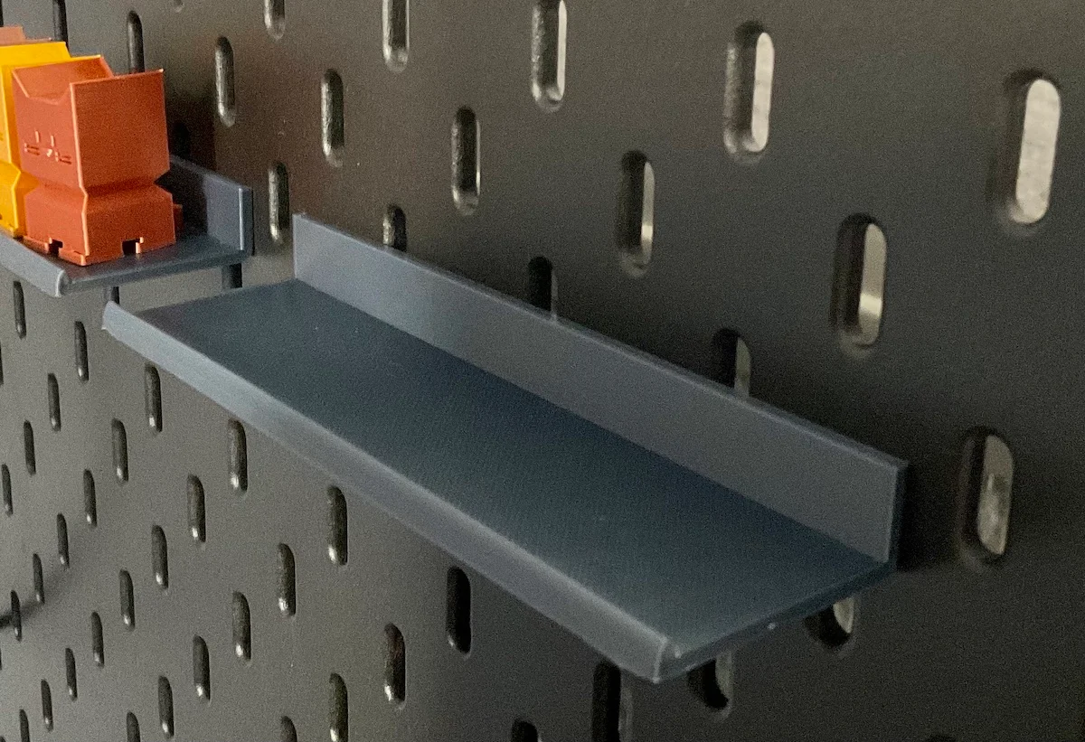 Display shelf for Skadis (great for Calicats)