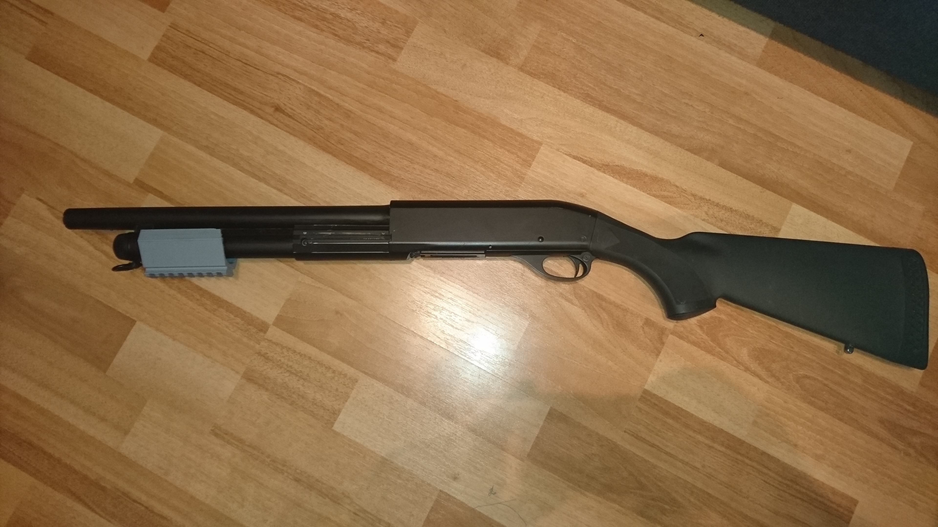 Airsoft shotgun (CM350 Metal version) railed handguard