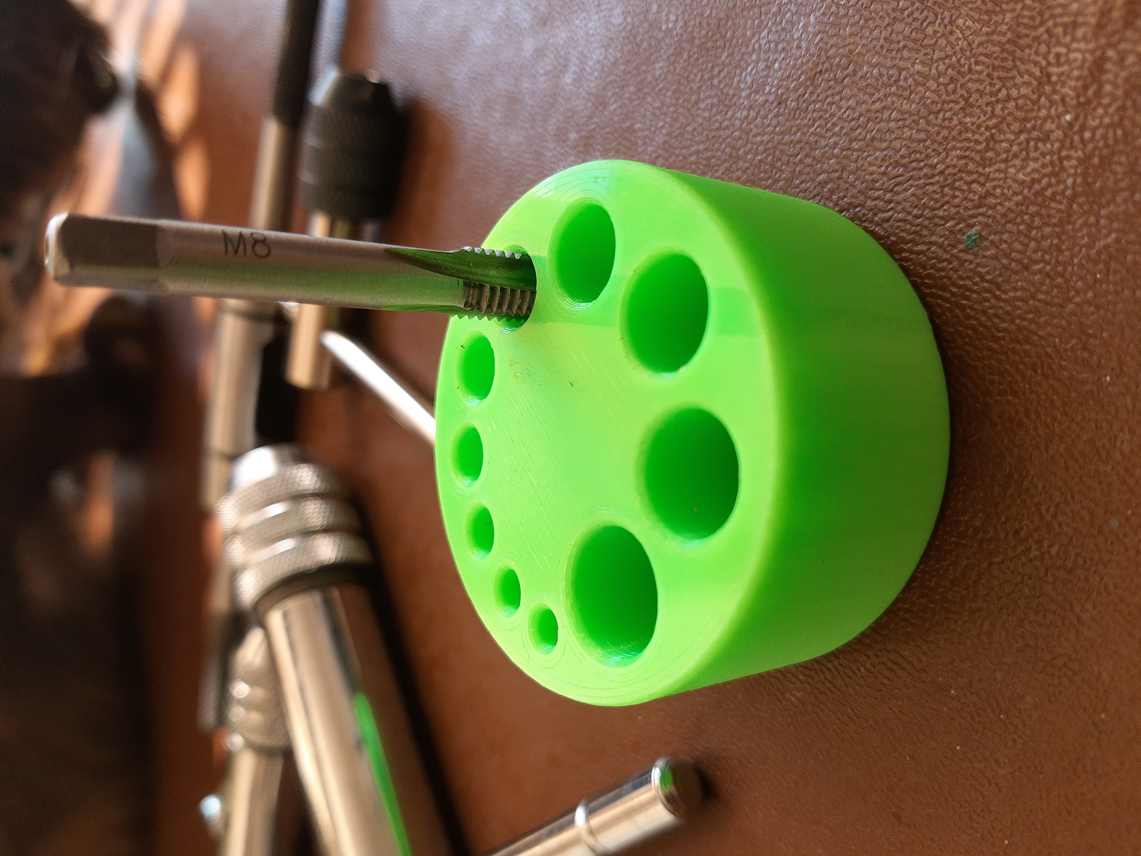 Metric Tap Guide