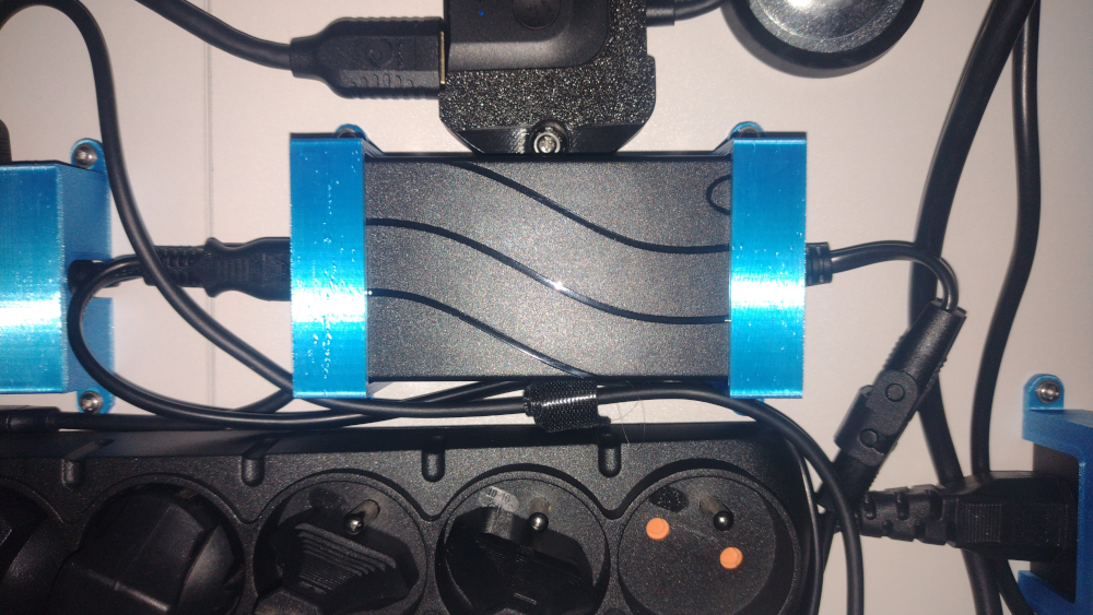 Songmics standing desk power brick mount