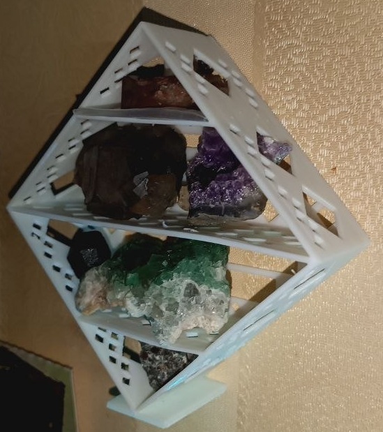 Perforated Mineral stand 2.0 (original from Anvil_Ember)