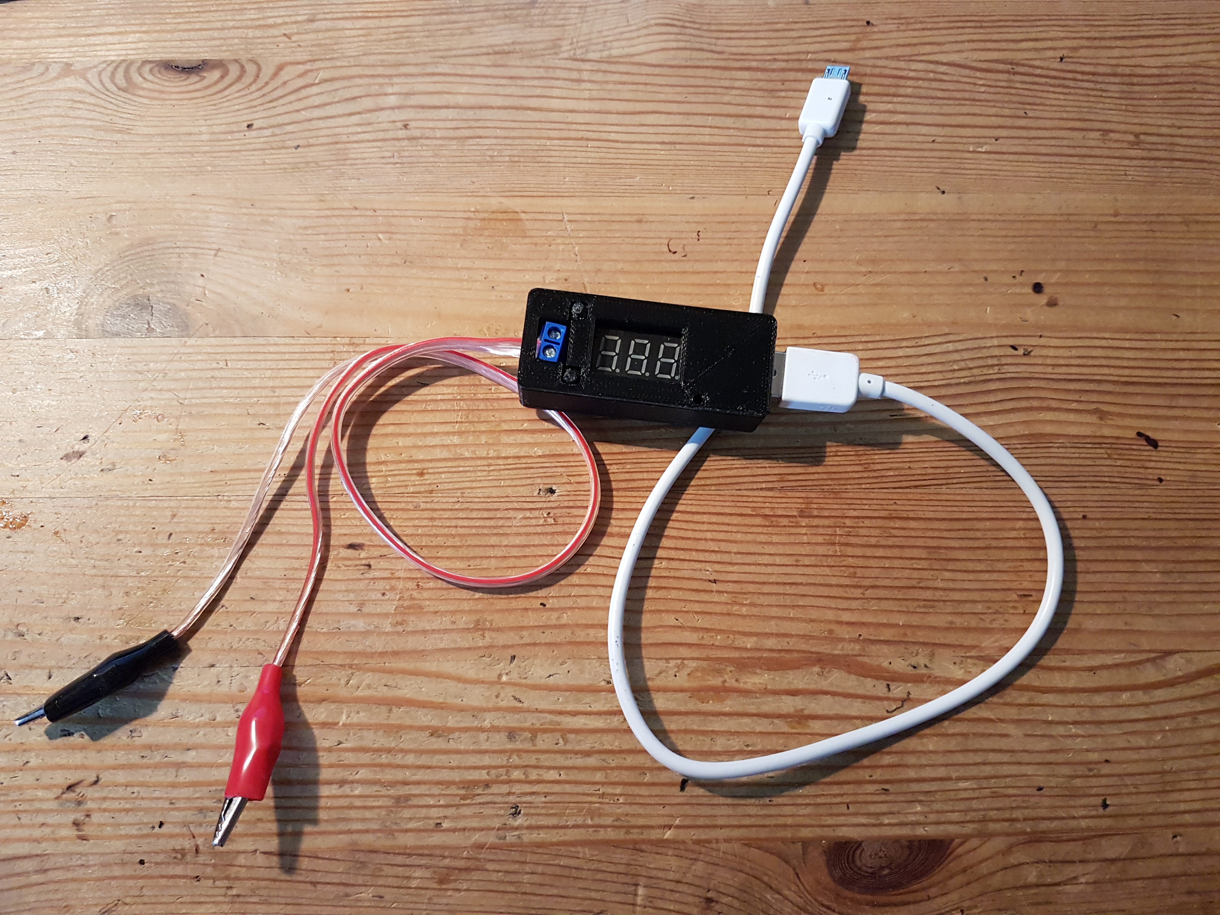 small ~1.10$ 4,5V-40V (input) to 5V/2A USB (output) converter --  kleiner ~1€ 4,5V-40V (Eingang) auf 5V/2A USB (Ausgang) Konverter