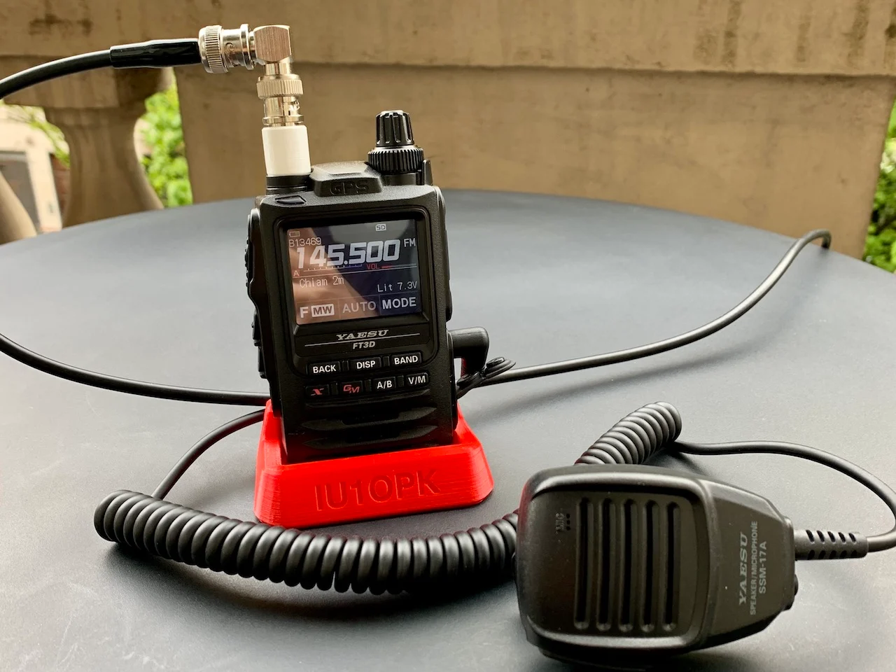 Yaesu FT-3D desktop stand