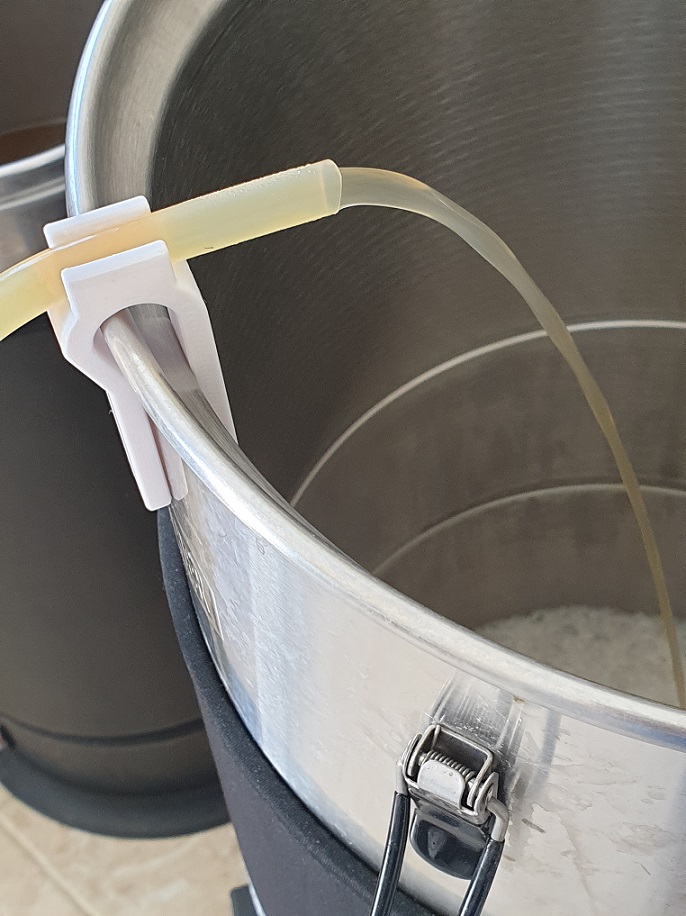 Grainfather fermenter hose clip