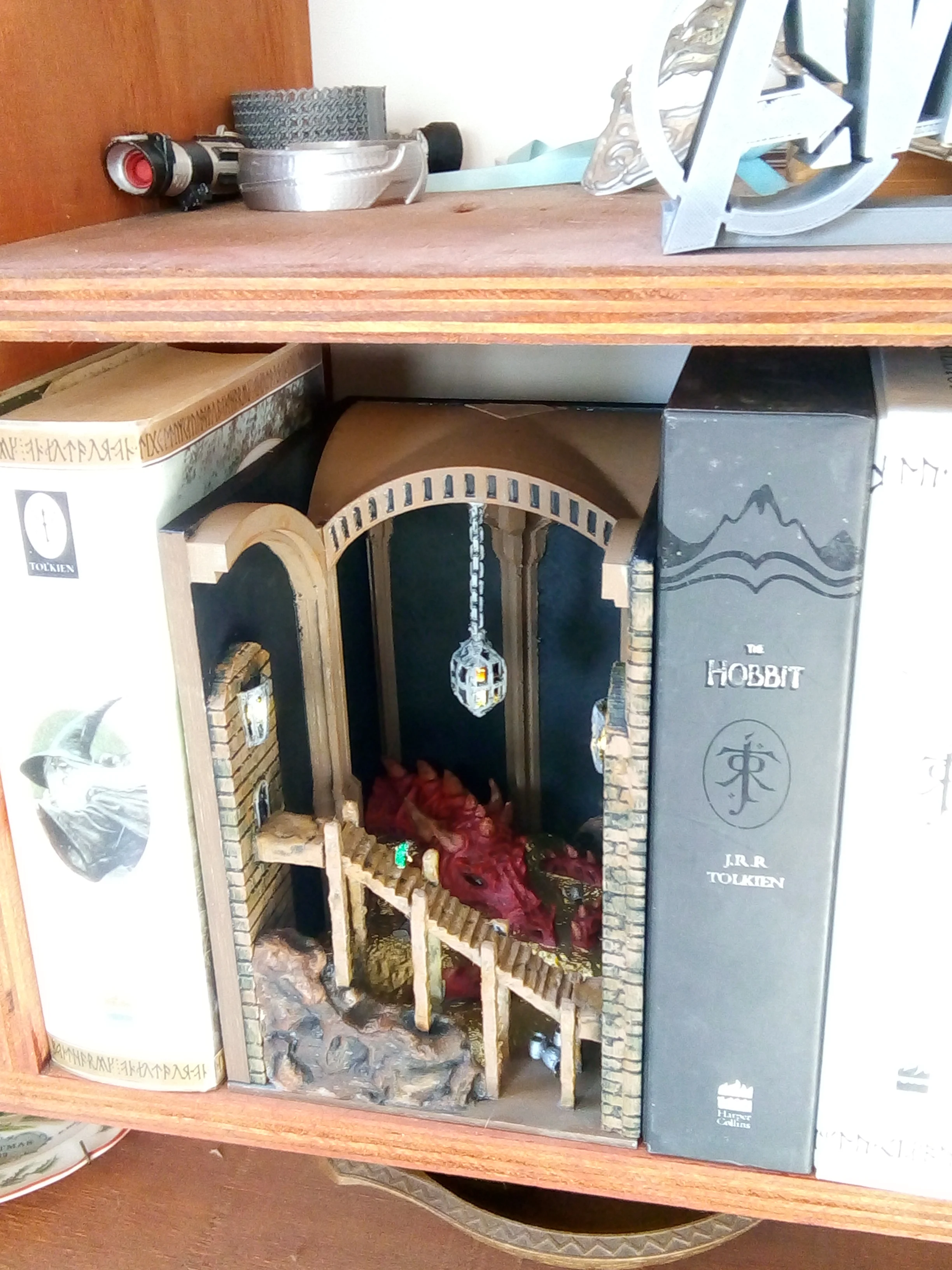 The Hobbit - Book Nook (NO SUPPORTS)