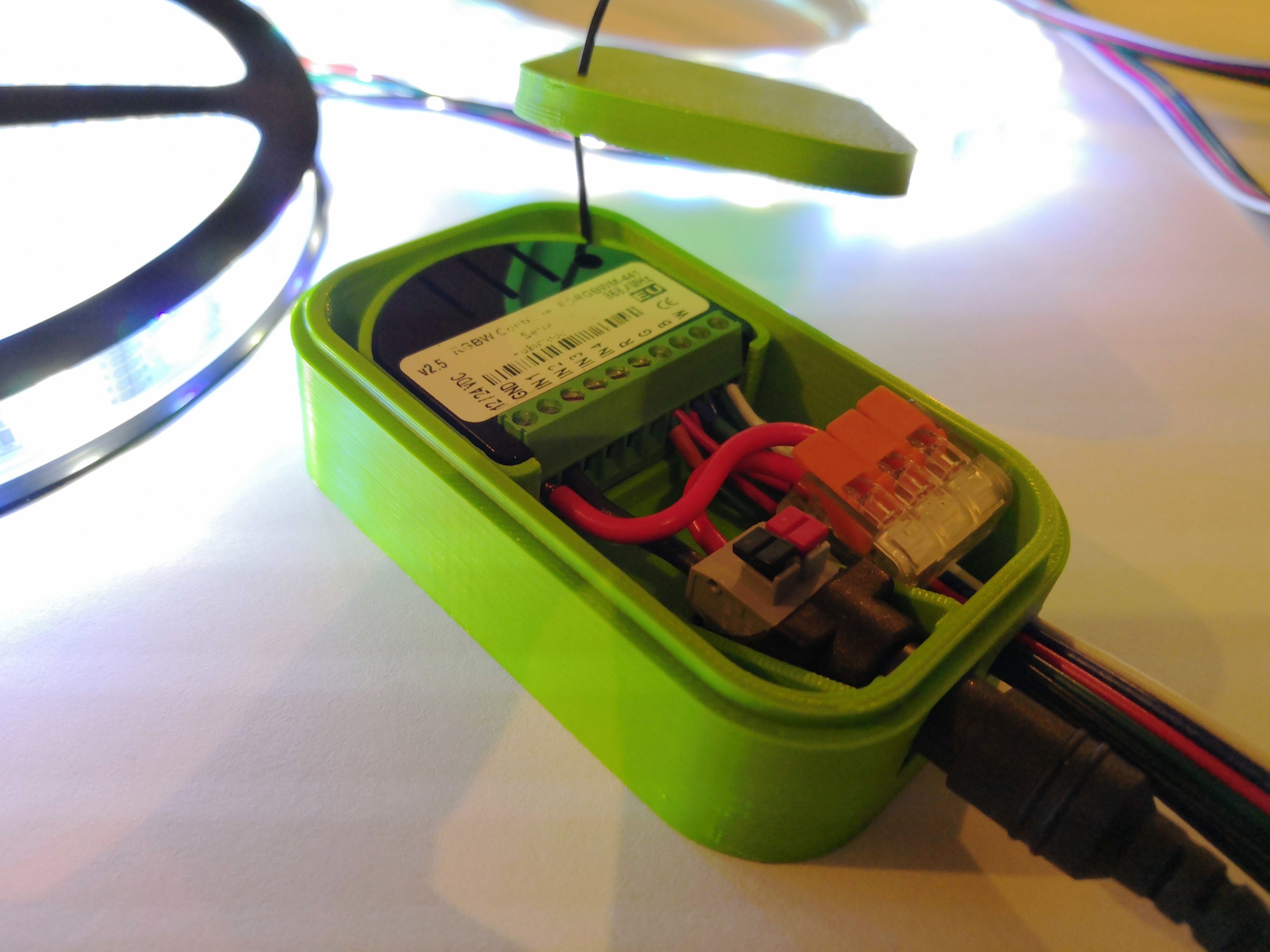 Fibaro RGBW boitier avec alimentation