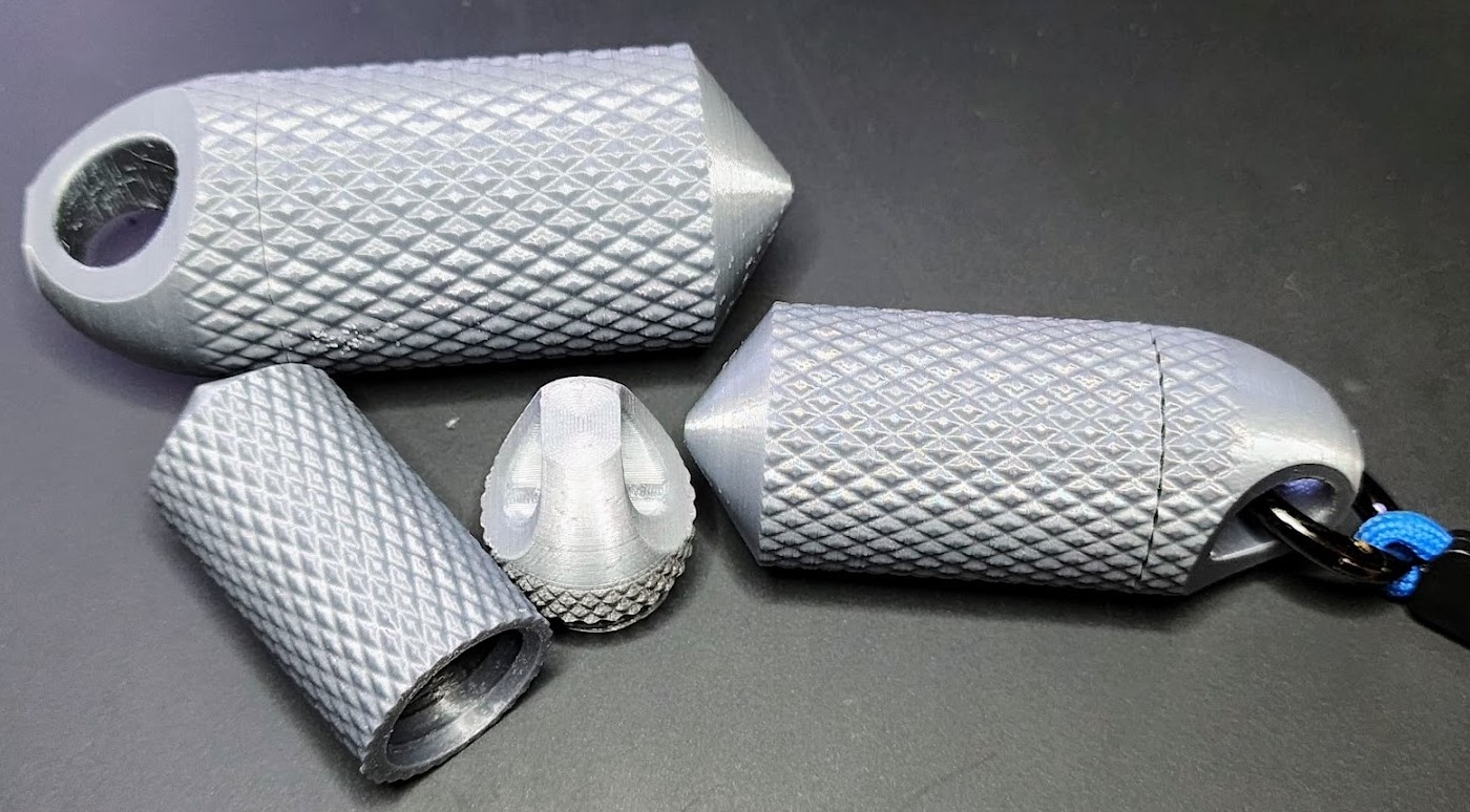 Pill container