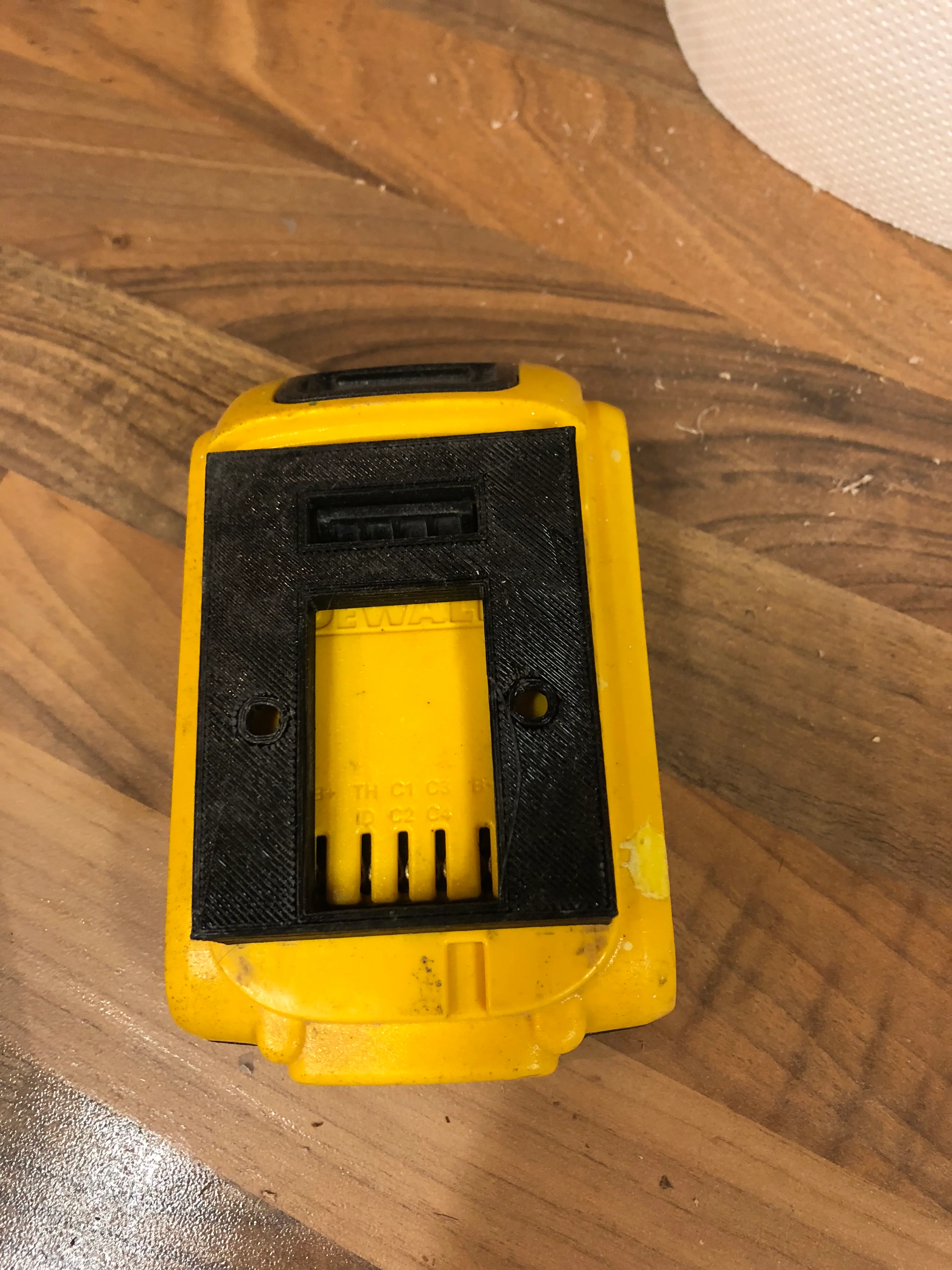 Dewalt Stealth Li-ion Battery Wall Mount