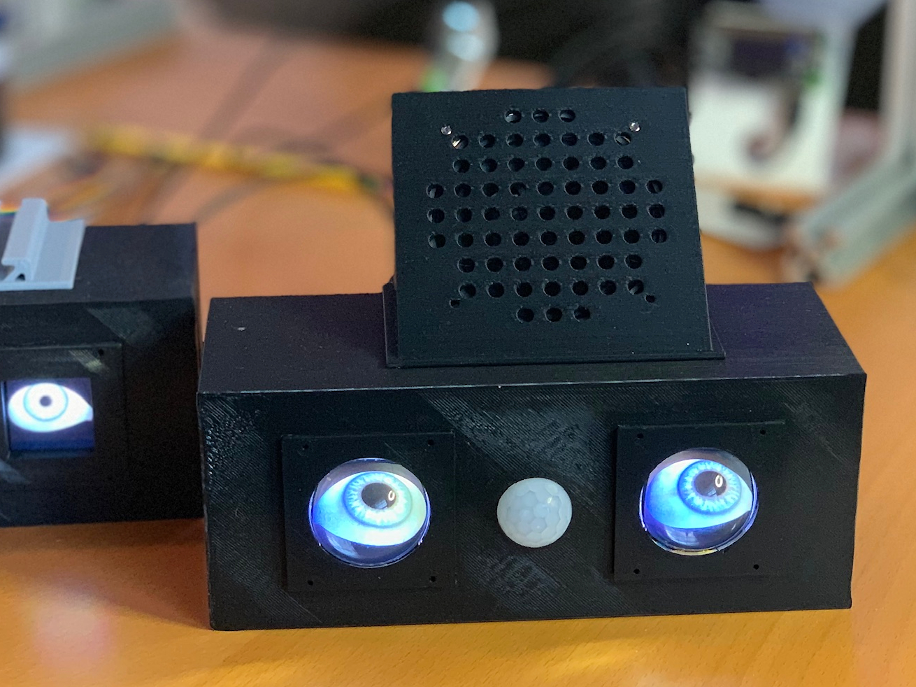 AAEB Base for top mount Speaker