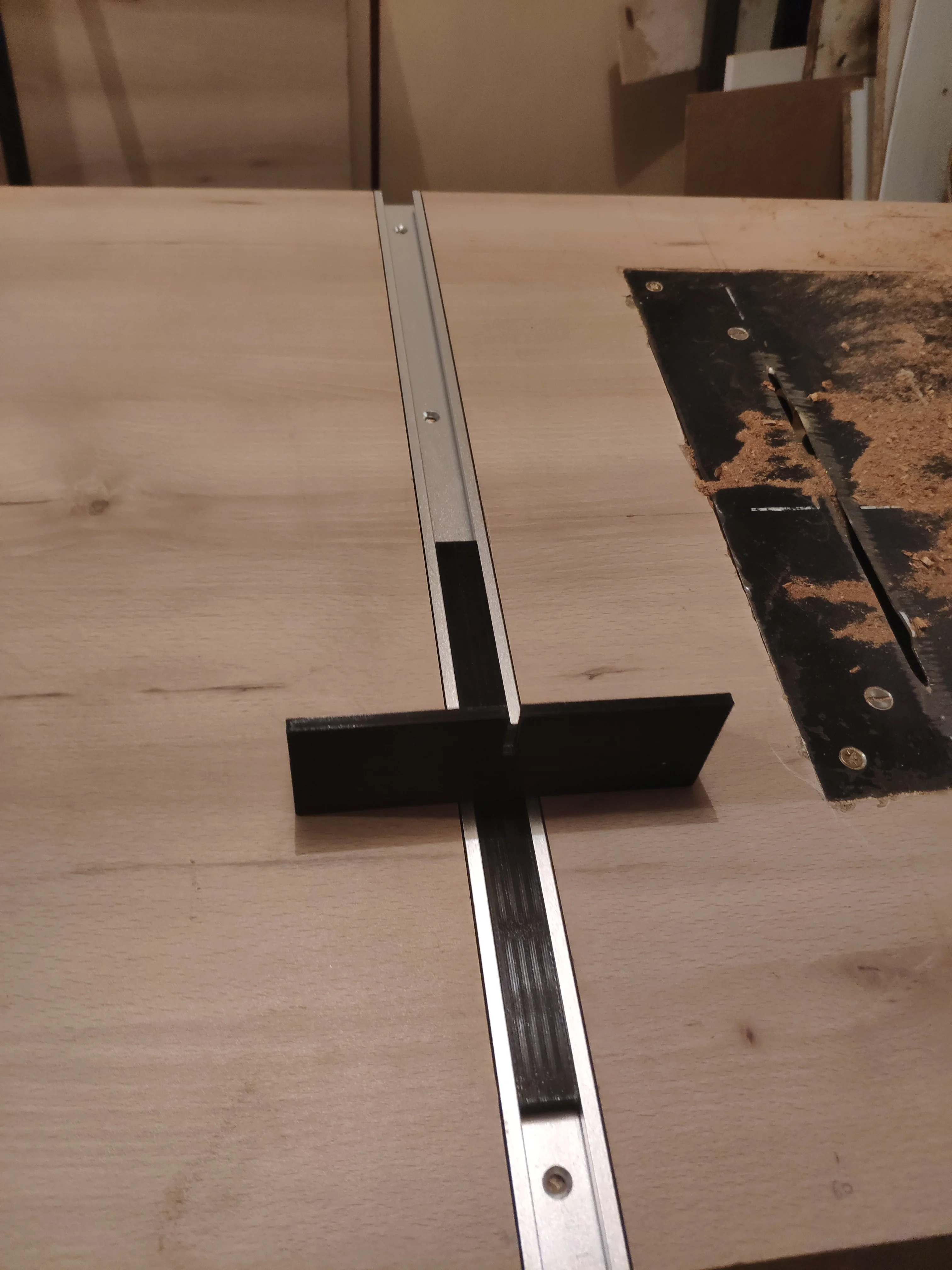Guide scie sur table à 90 degrés