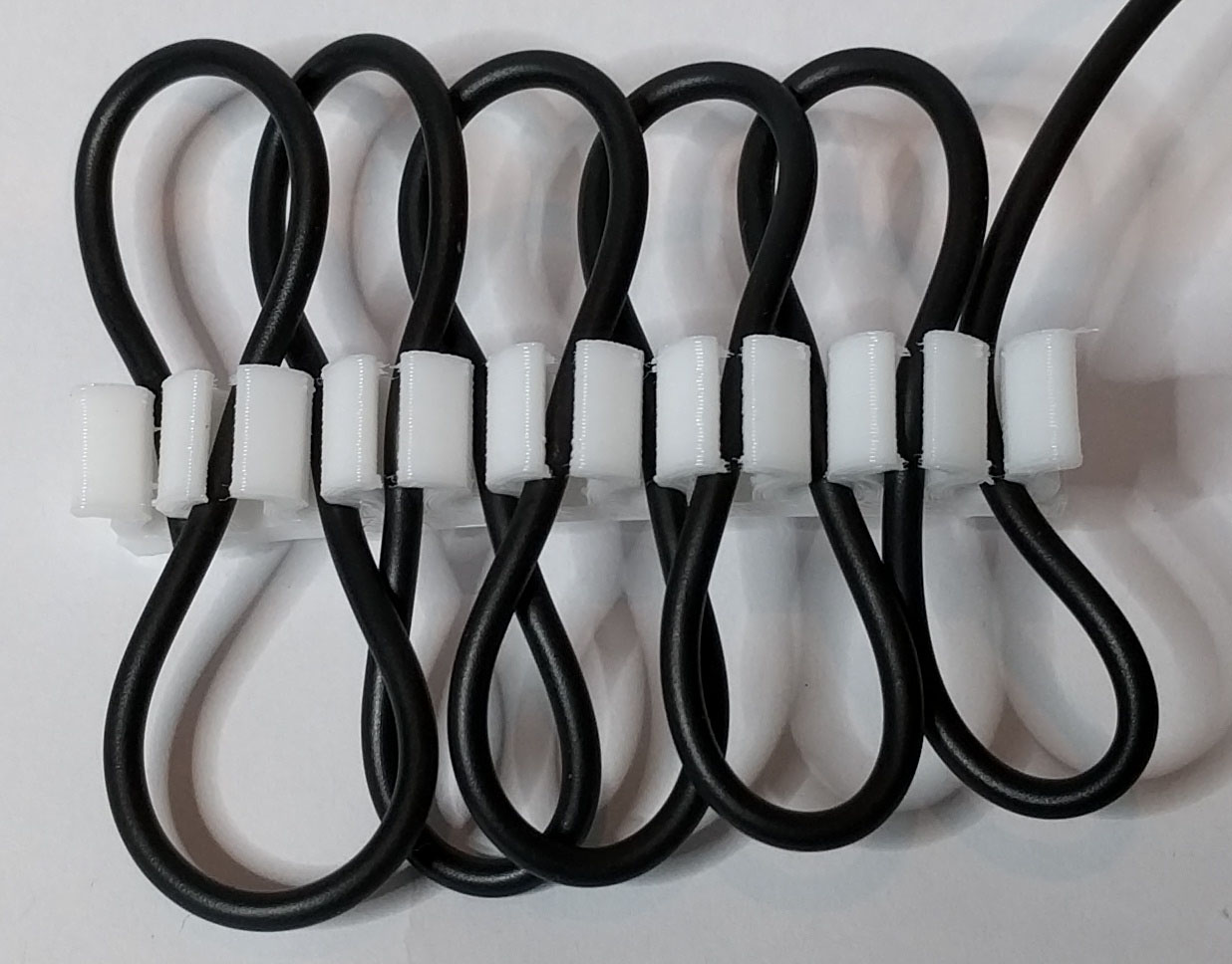 Compact 11x cable management