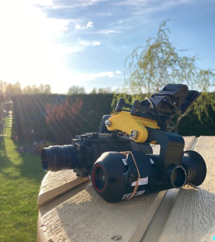 Y arm night vision/thermal monocular bridge