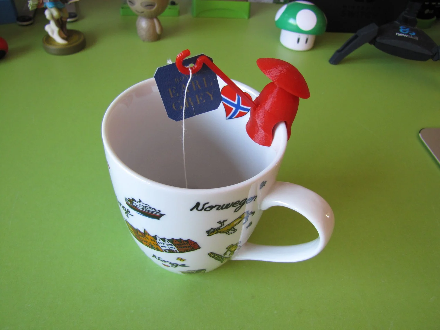 Fisherman tea bag holder