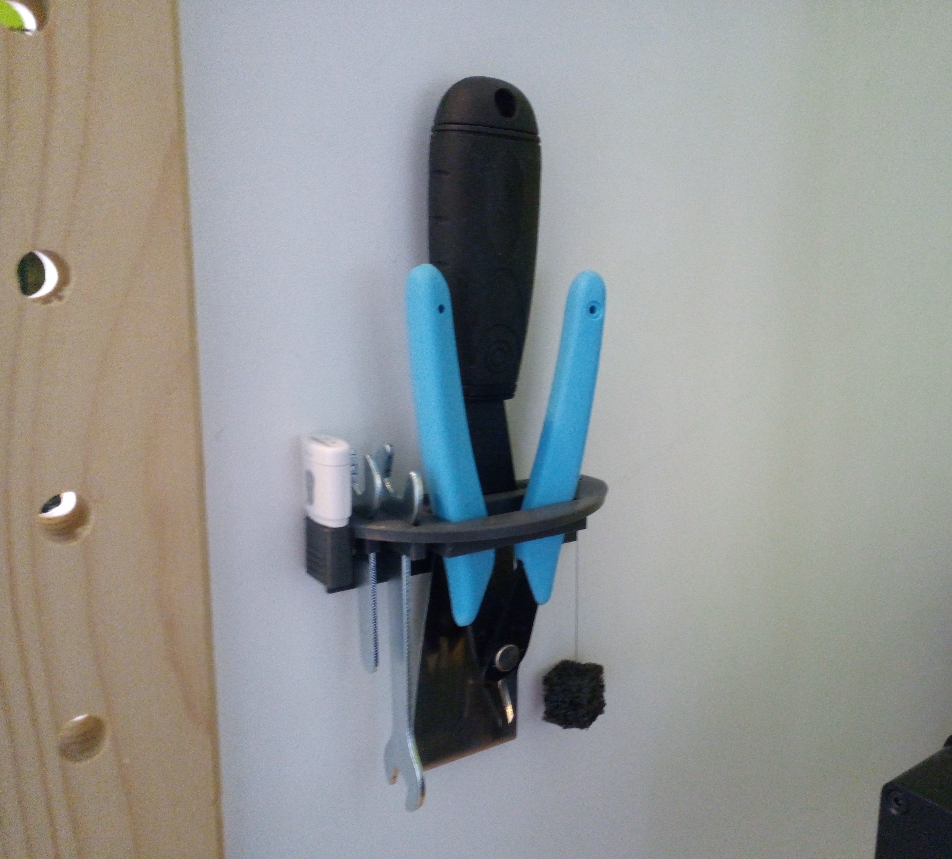 Tool holder shelf compact & simple (scraper, cutter, (nozzle)wrenches, usb card reader, needle) Ender 3