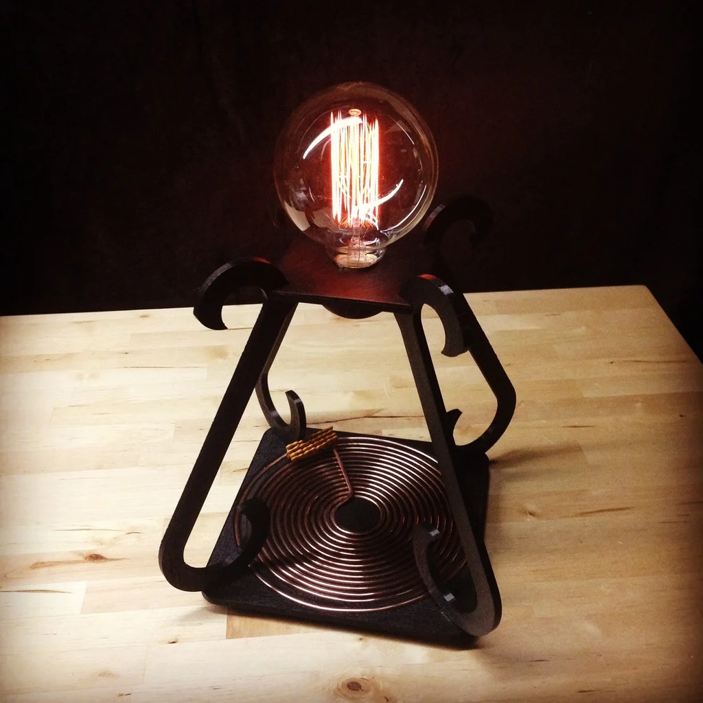 Wirelessly Powered Tesla Desk Lamp