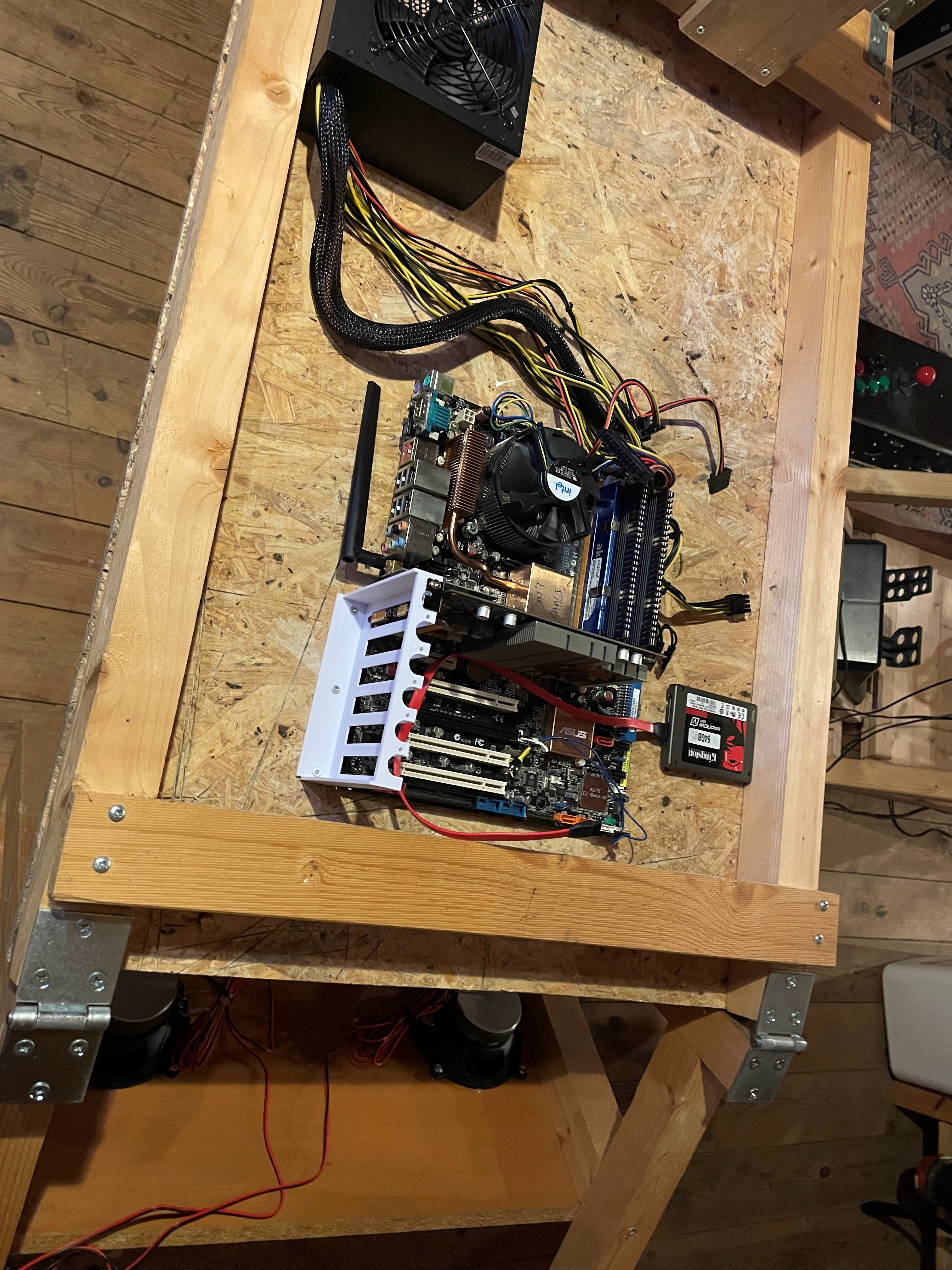 PC PCI Slots standalone for mainboards mounted on flat surface