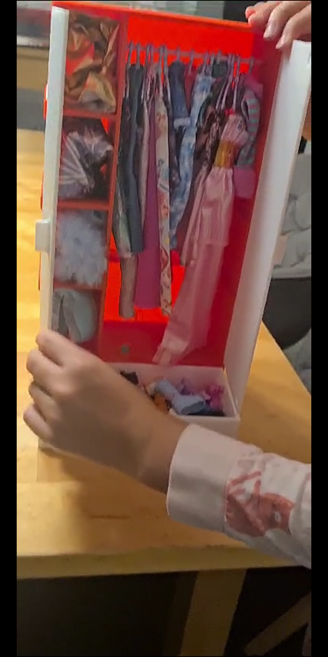 Barbie Wardrobe / Kleiderschrank