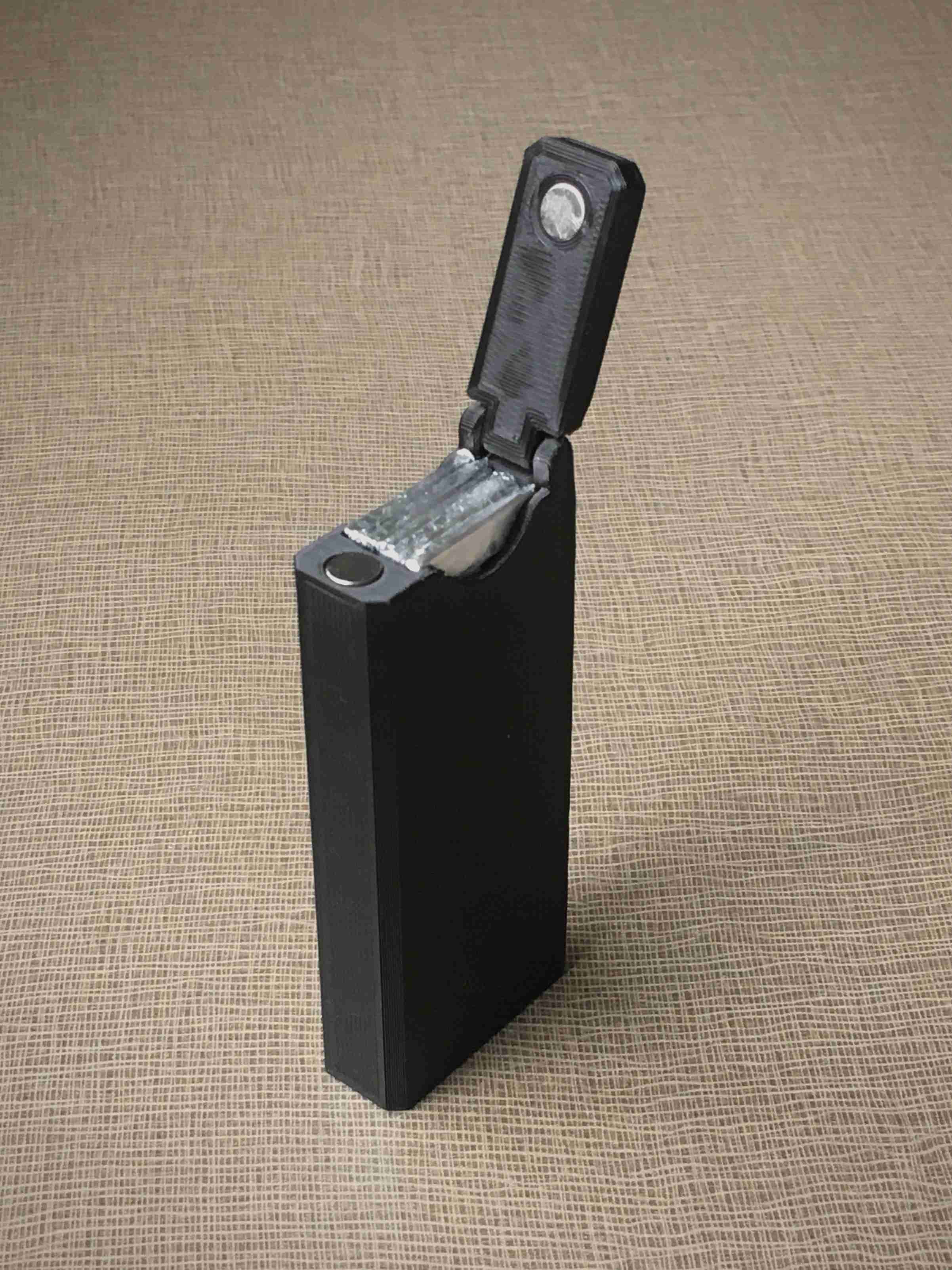 GumPod- The Print-in-Place Magnetic Gum Case