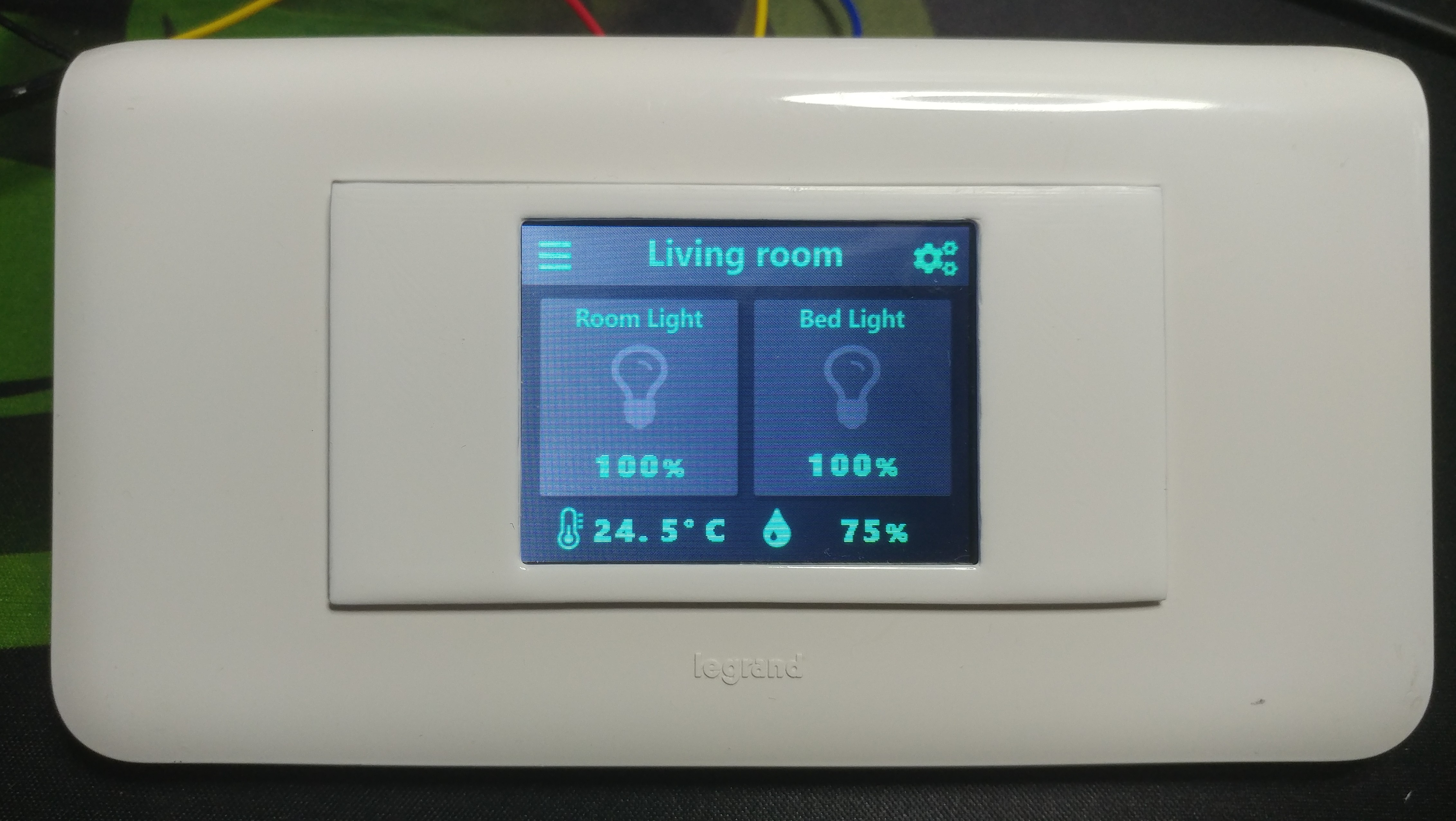 Nextion faceplate for Legrand Mosaic