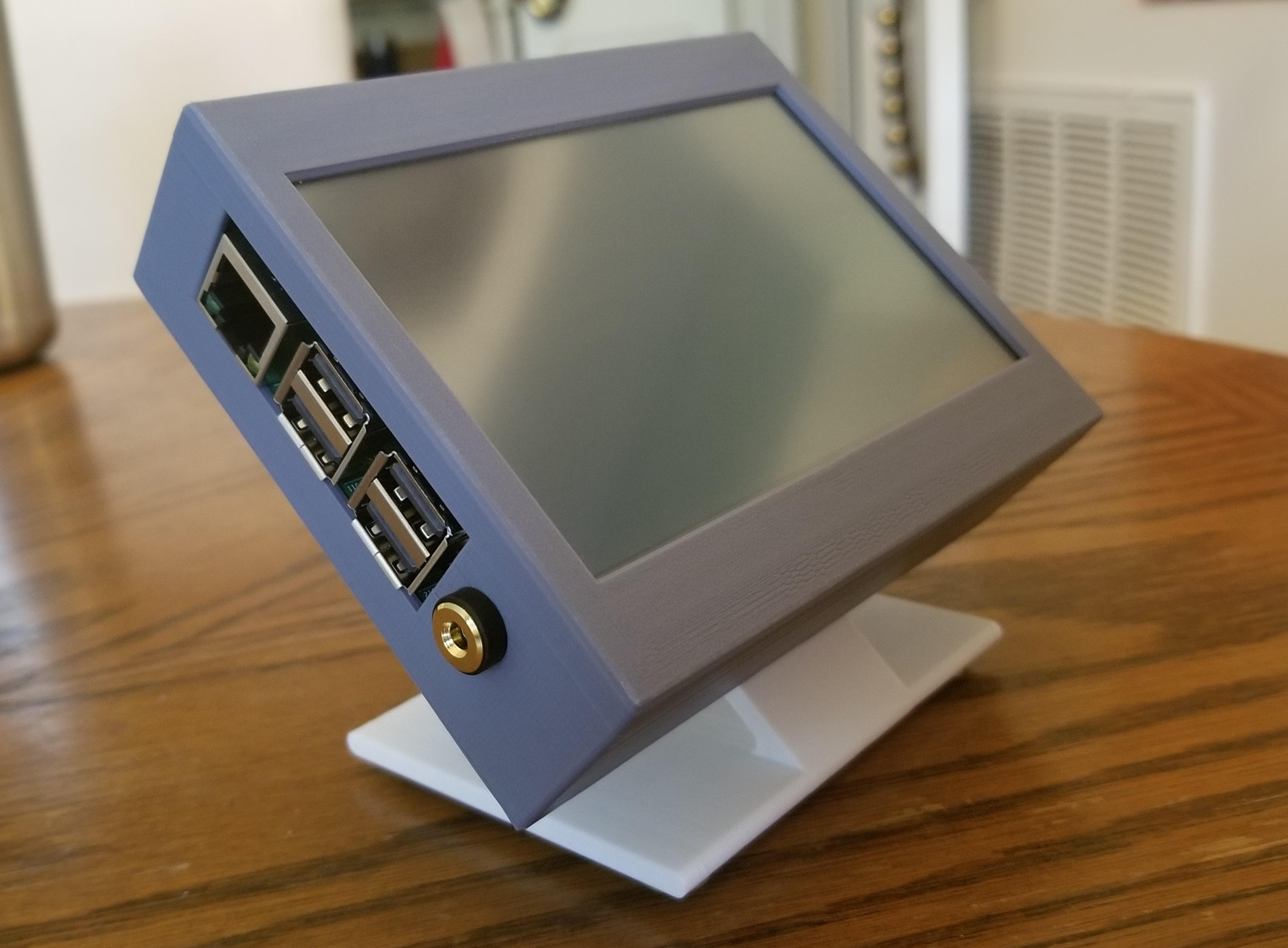 5-inch Waveshare LCD & Raspberry Pi Stand and Case