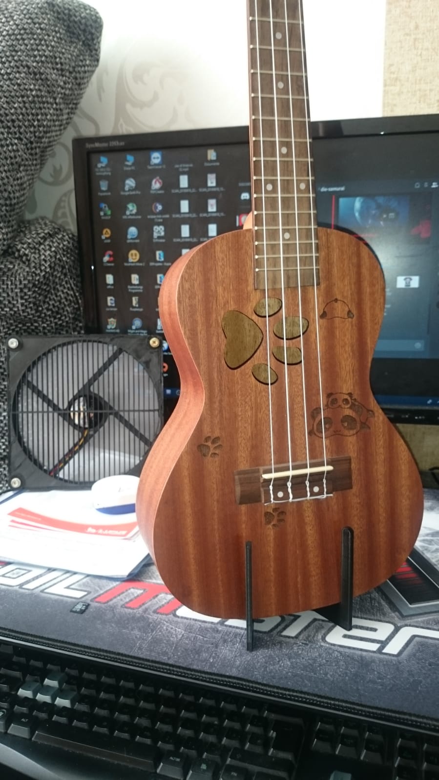 Gitarren/Ukulele Ständer