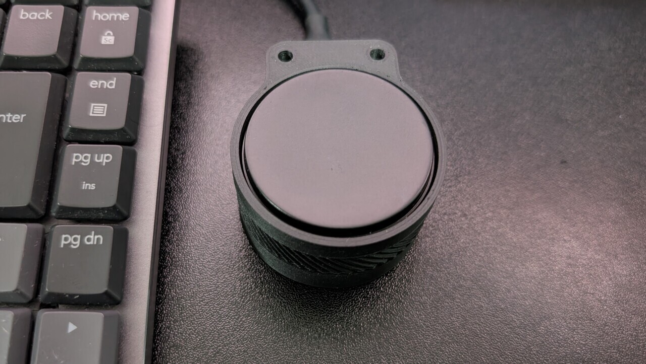 Spin-maru: Round Touchpad, Endless Scroll (Seeed XIAO RP2040, AS5600, QMK, OpenSCAD)