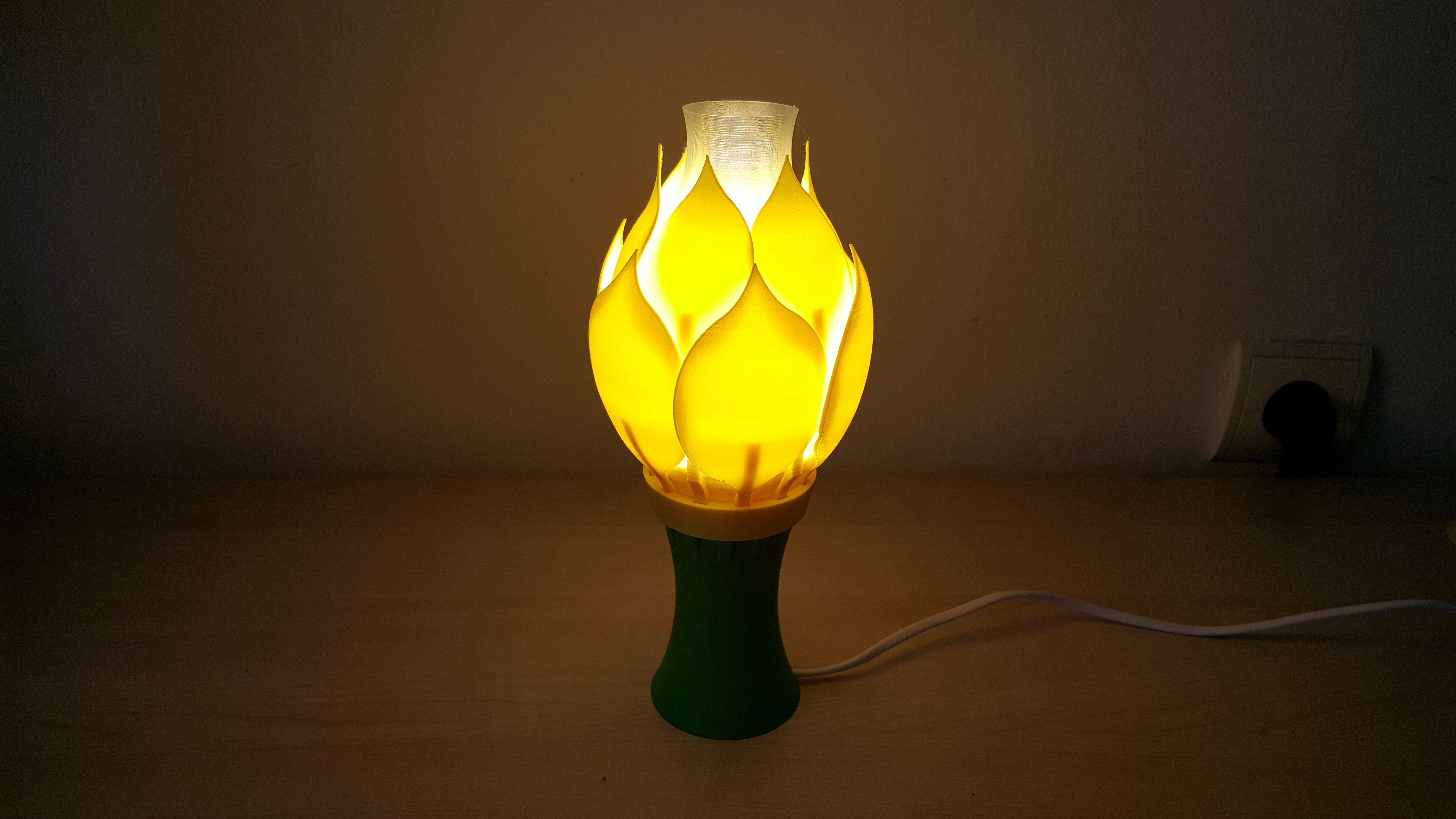 Blossoming Lamp for E14 bulb - version A