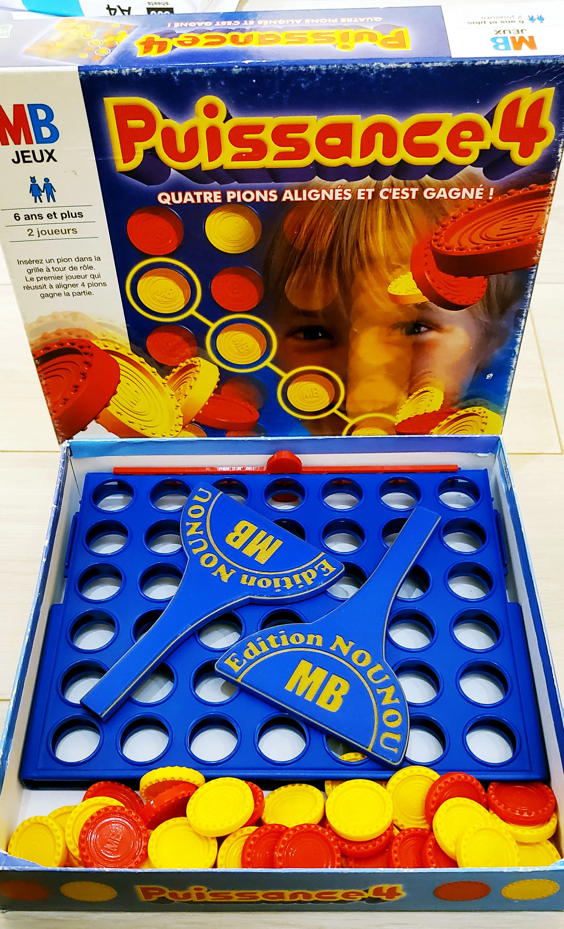 Feet / Supports Universels pour CONNECT FOUR / PUISSANCE 4 / VIER GEWINNT - Édition Multi-langues (MB Upgrade)