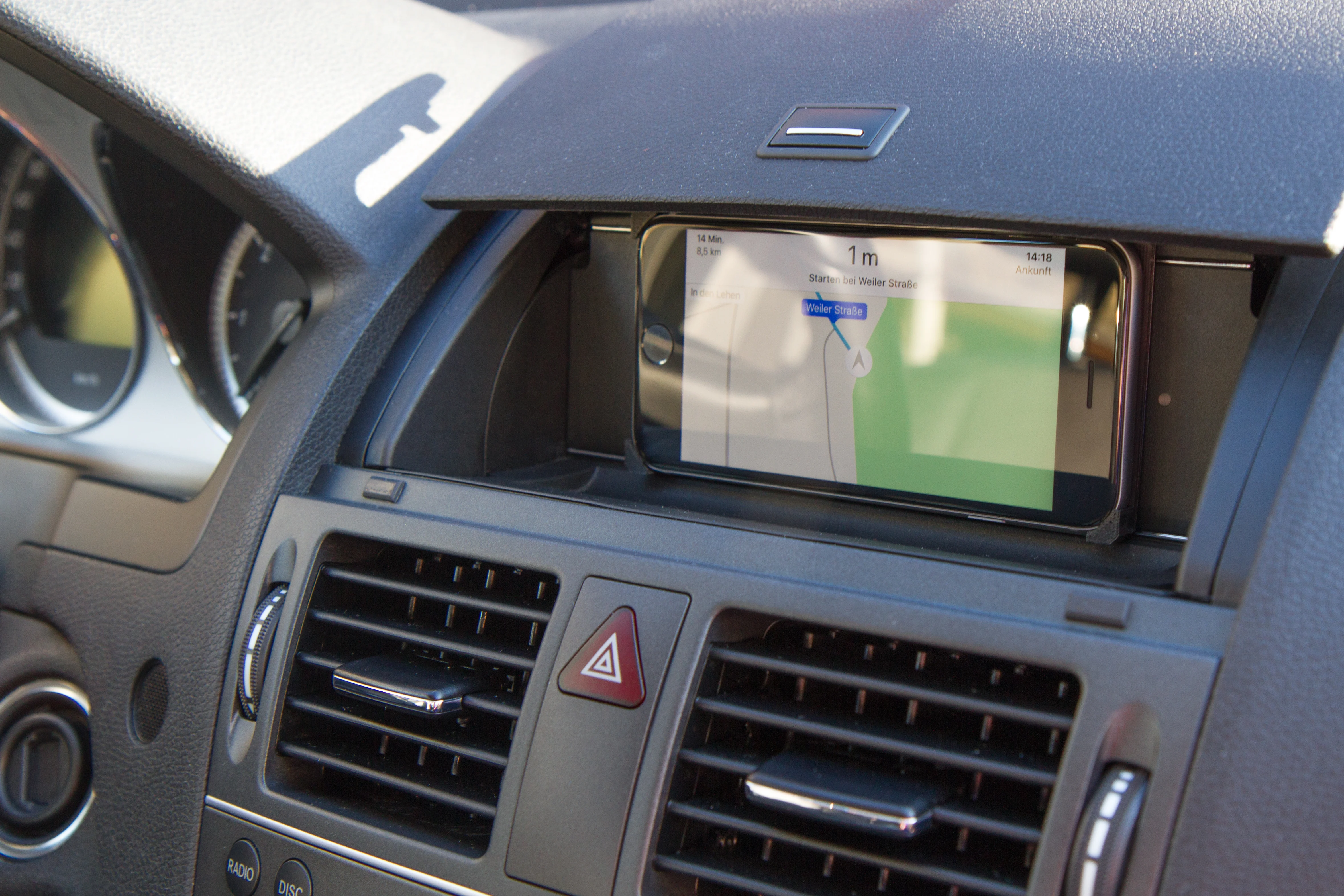 Mercedes C-Class w204 iPhone 6 mount for Audio 50 APS