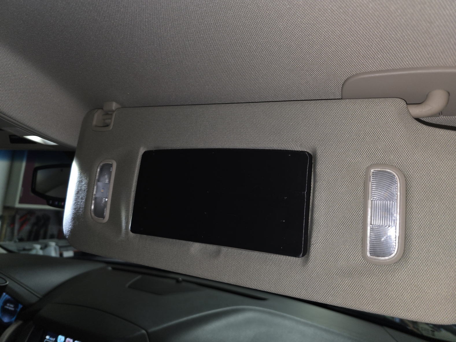 2018 GMC Yukon Denali passenger side mirror cover