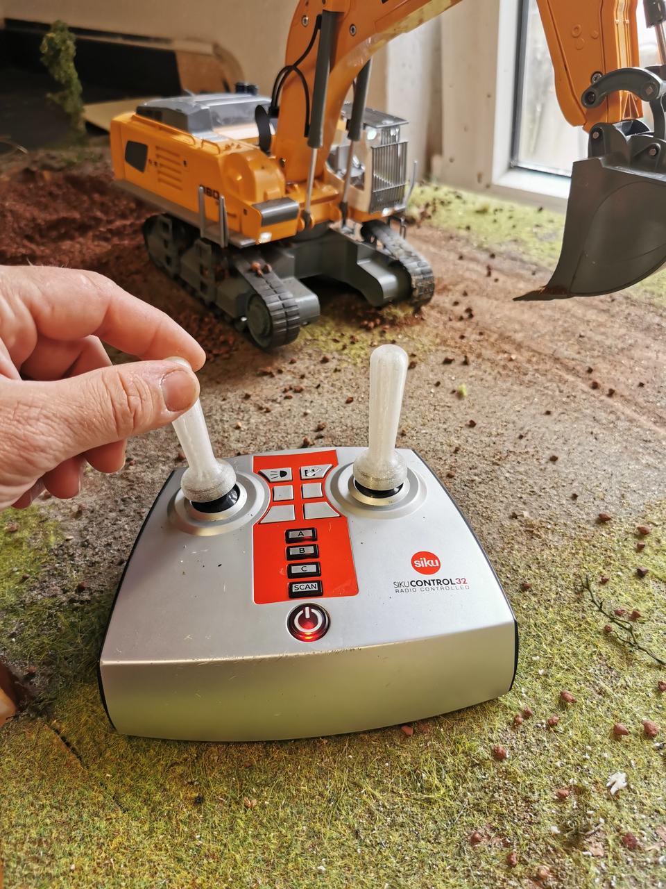 Siku Control Bagger 6740 Steuerknüppel