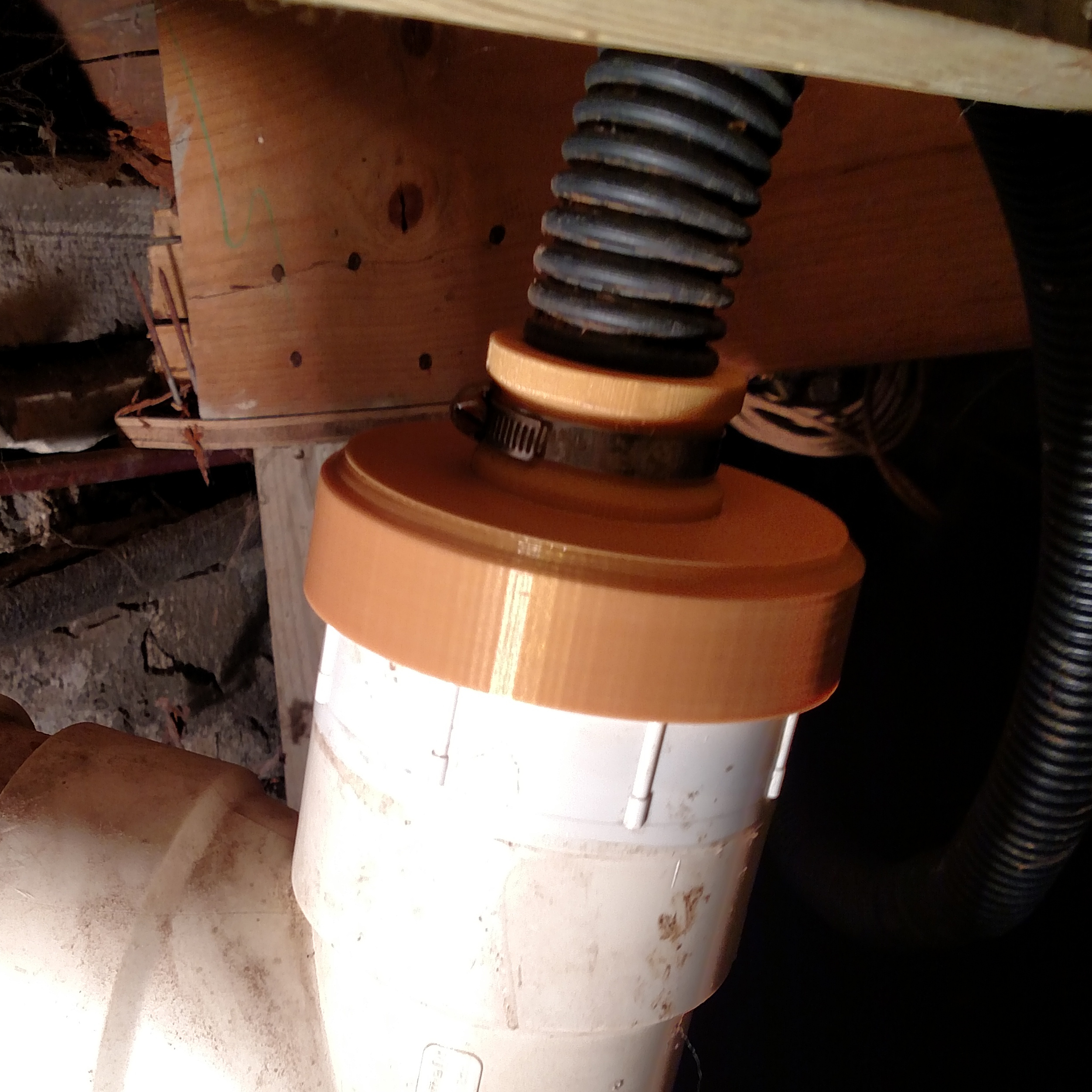 Sump pump hose coupling