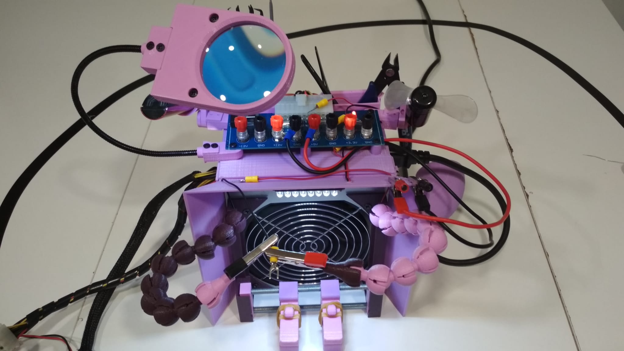 Central work and soldering station - Centro de trabajo y Soldadura Bricolabs