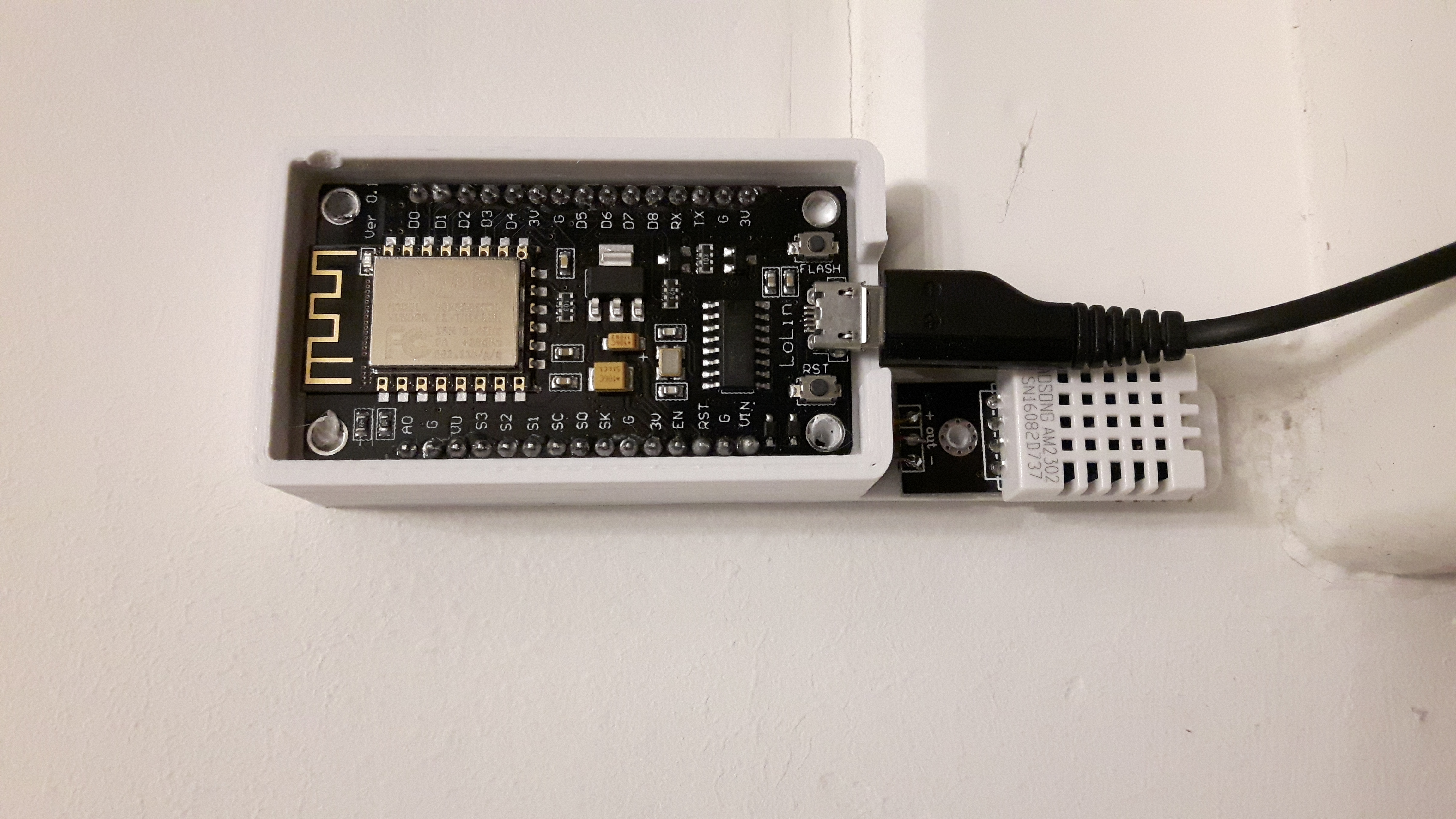 Sensor-Housing for LoLin NodeMCU V3(ESP8266) + DHT-11/22