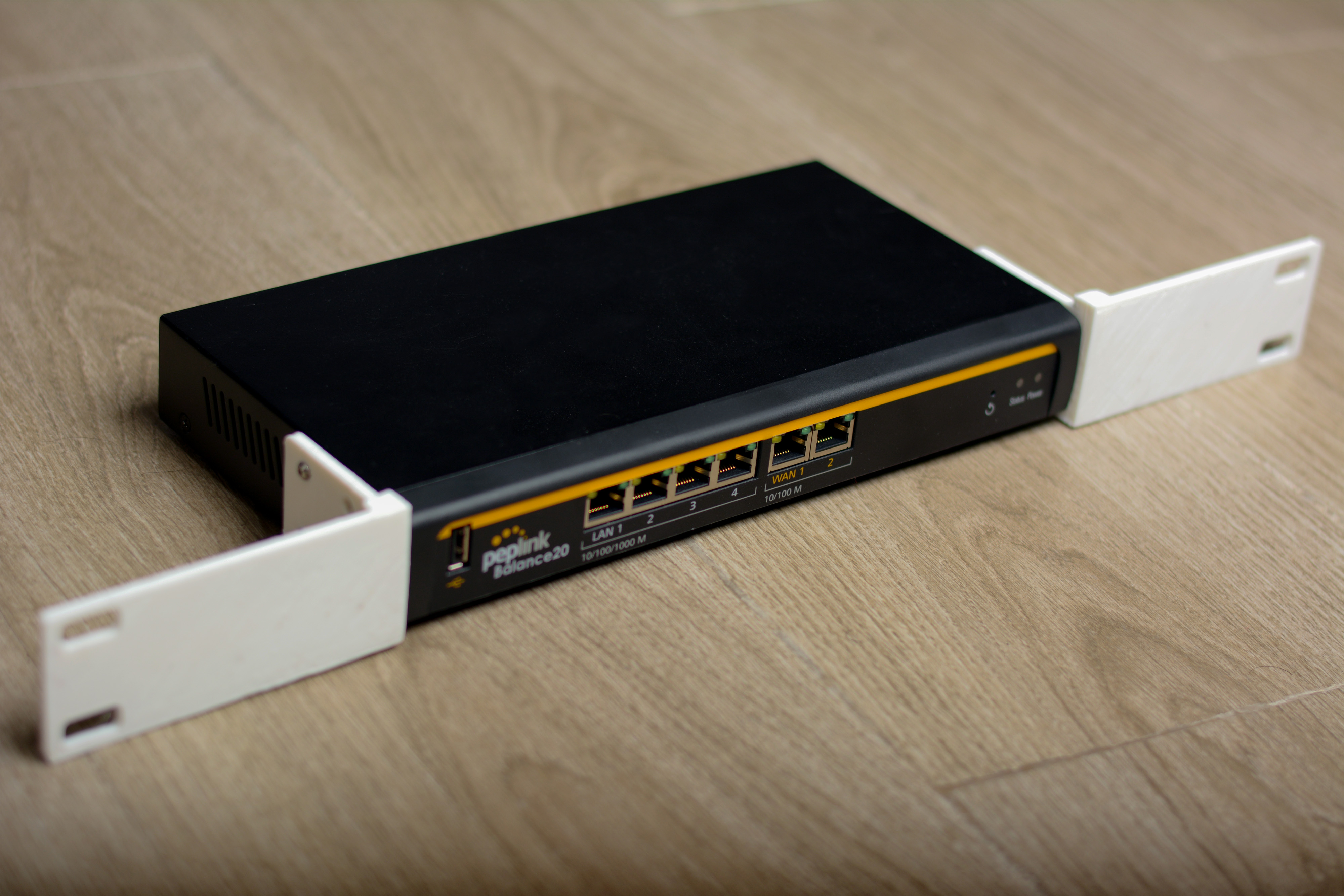 Peplink 20 / 30 1U Rack Bracket