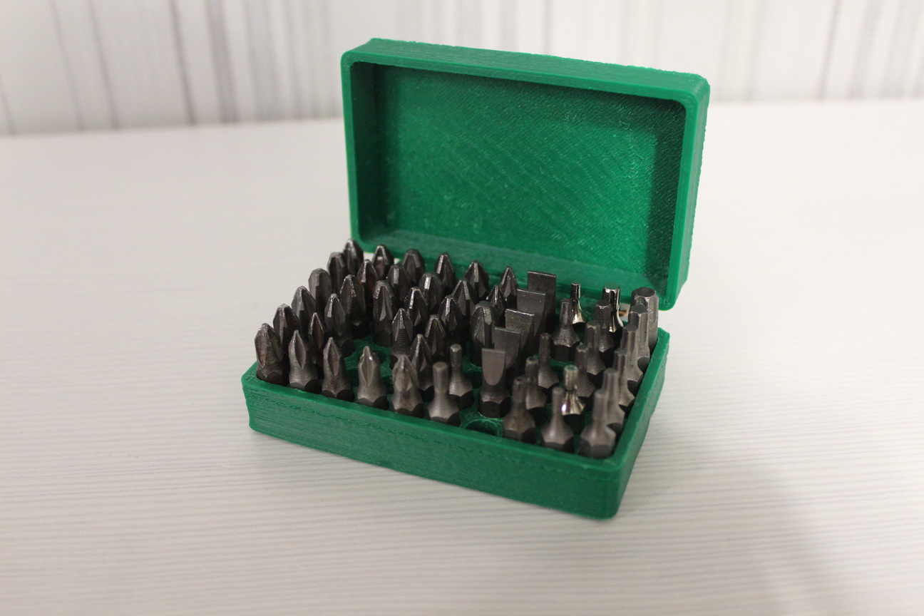 Screw bits holder