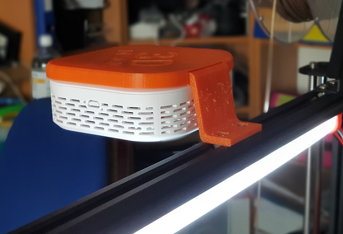 V-slot mounting smart smoke alarm bracket