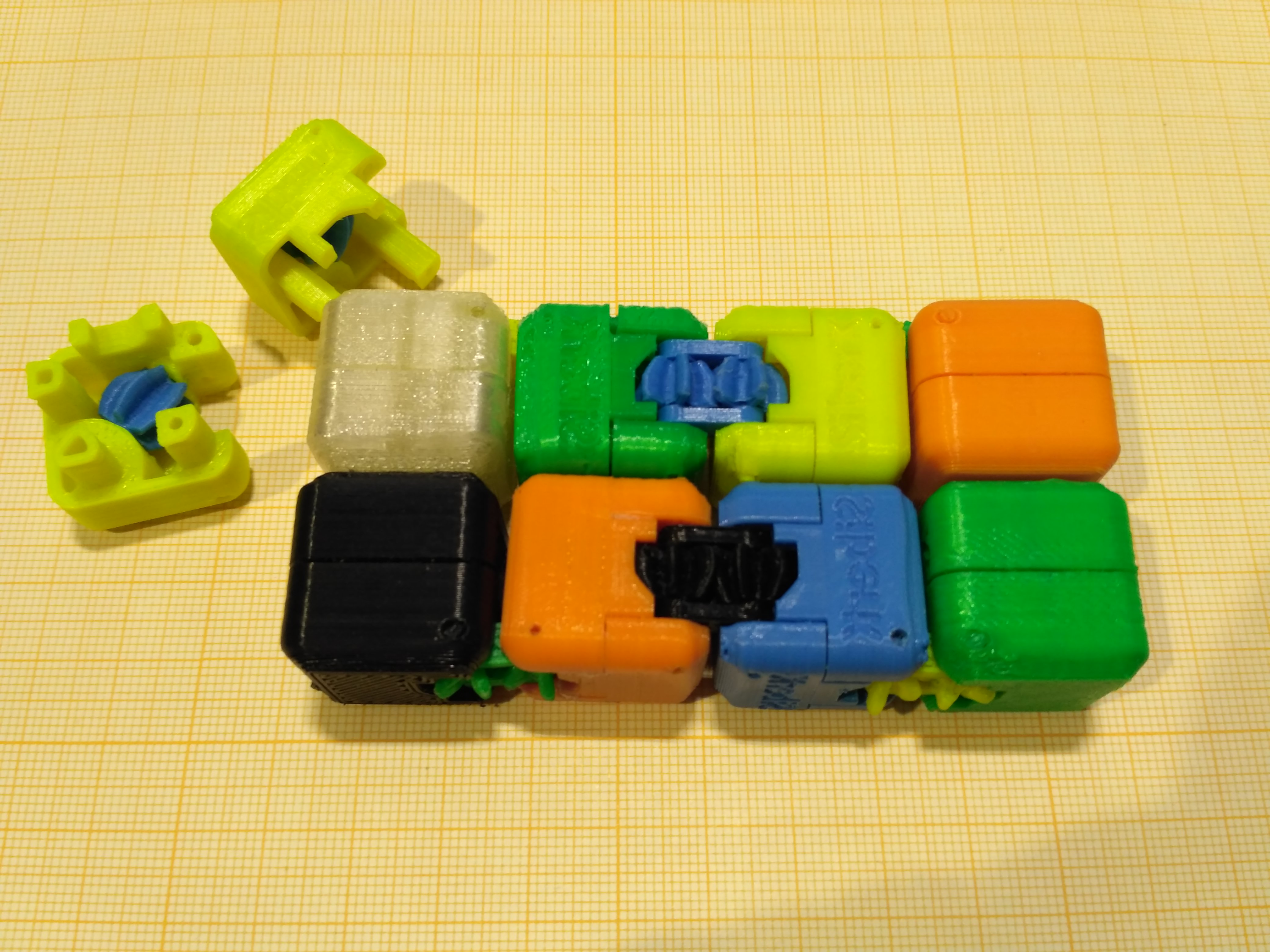 Fidget cube with inside gear.