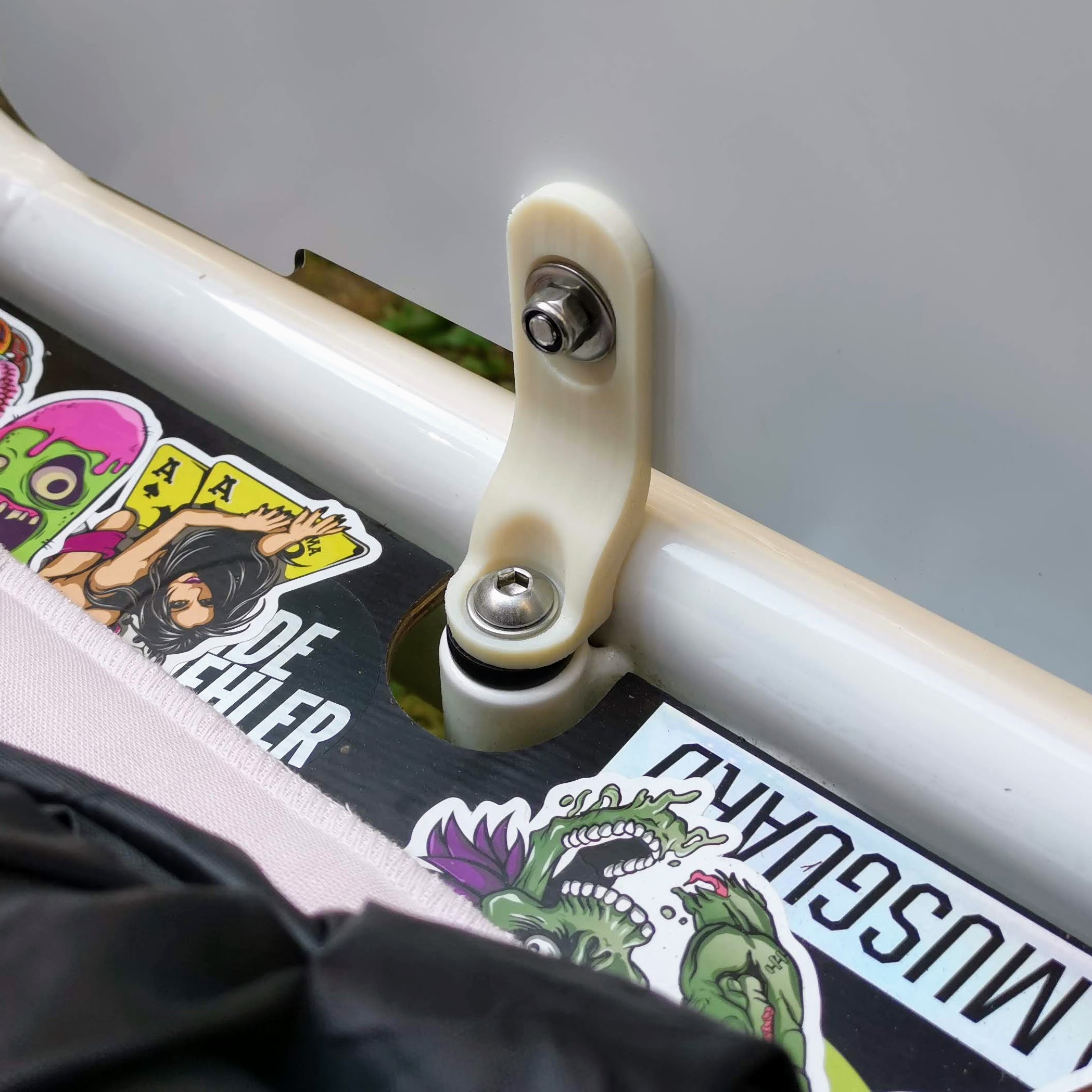 Bullitt Sidepanel Brackets
